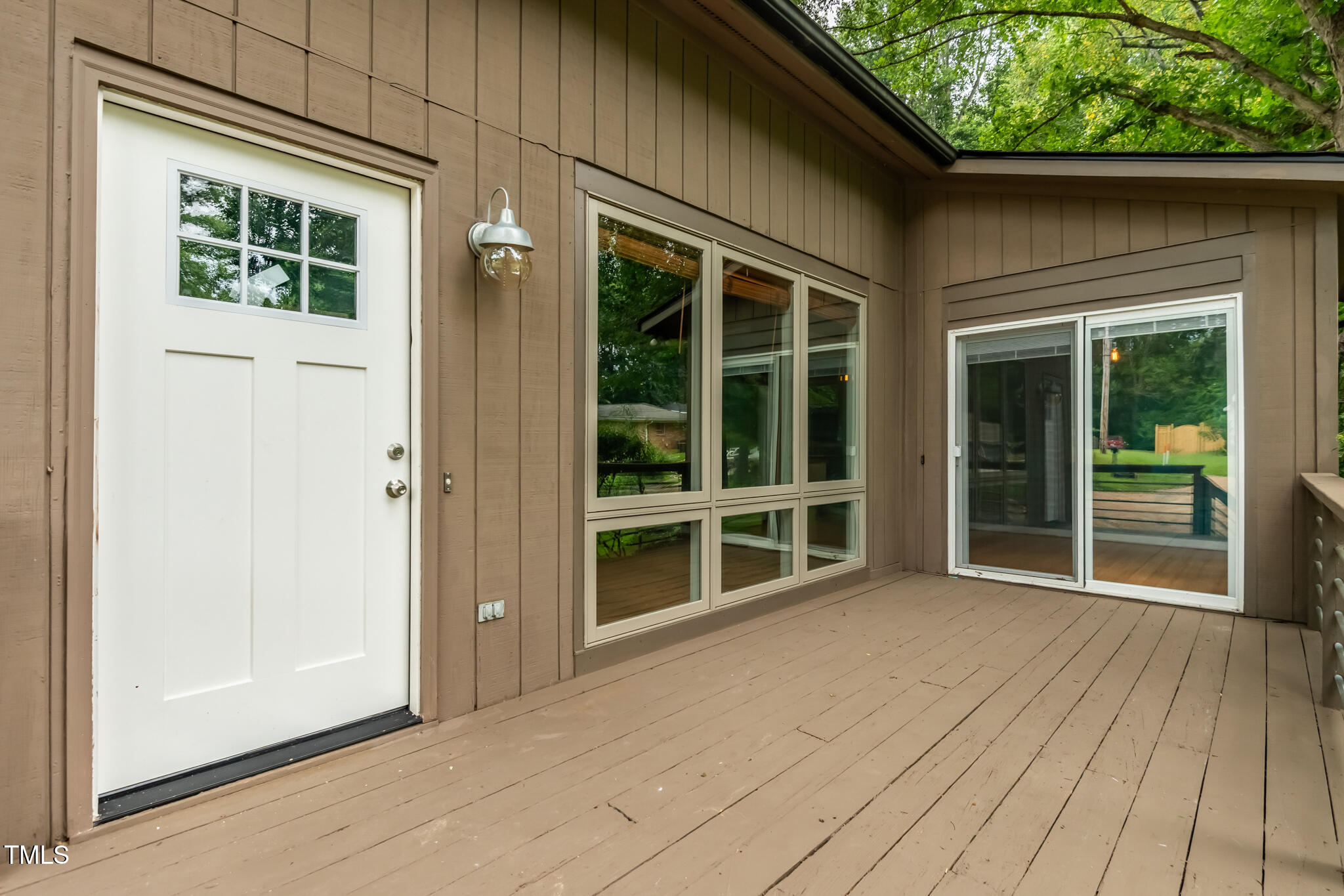 413 Lakeshore Drive