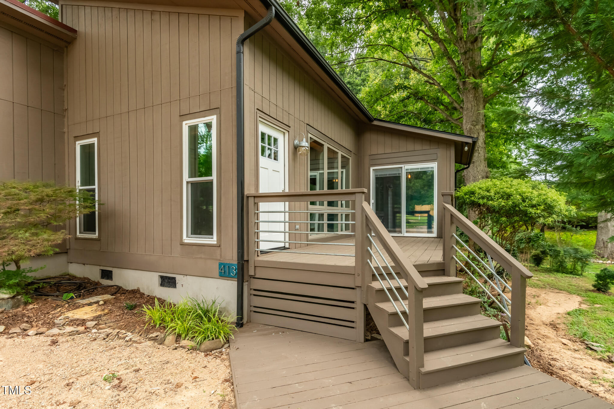 413 Lakeshore Drive