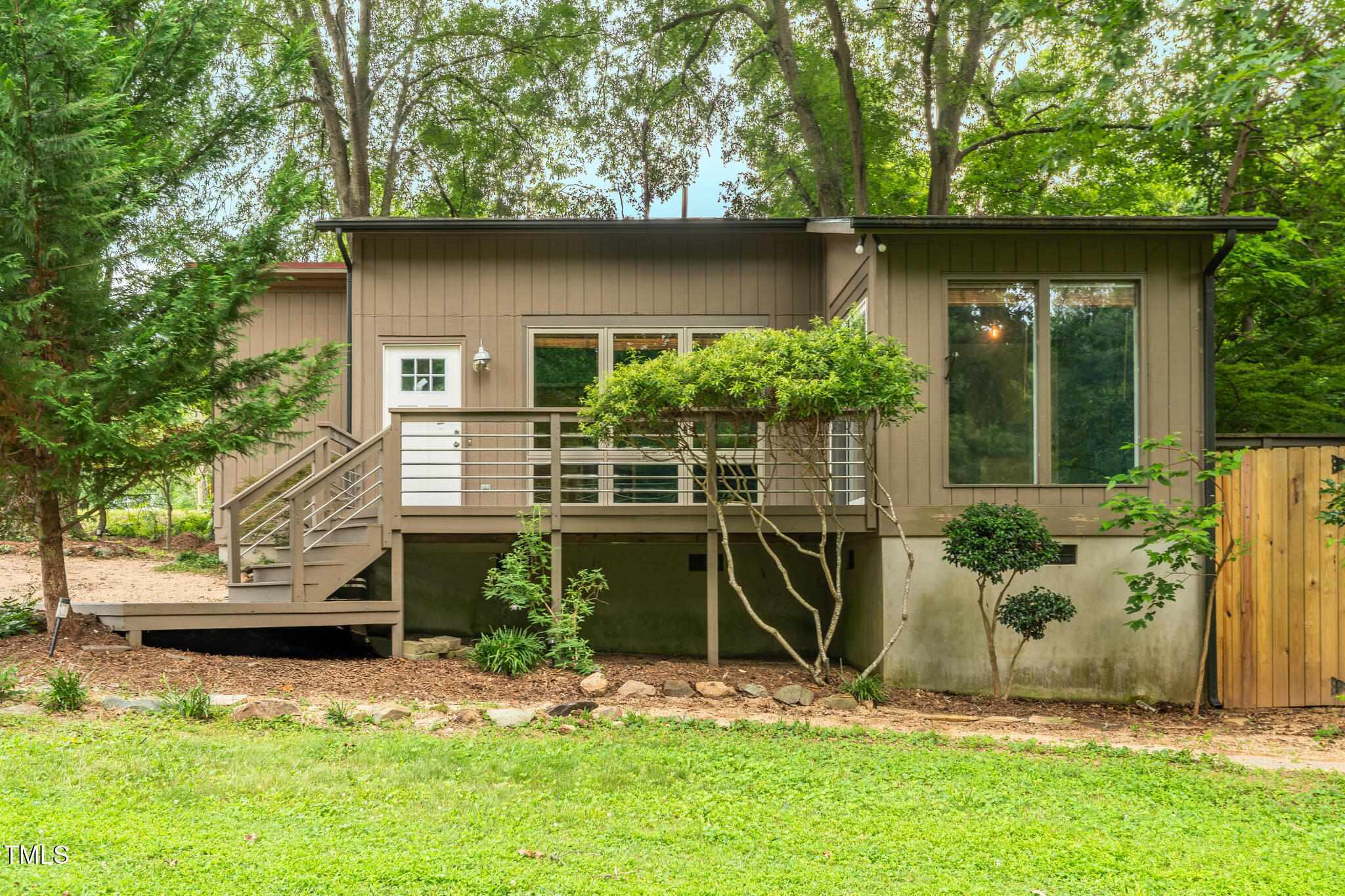 413 Lakeshore Drive