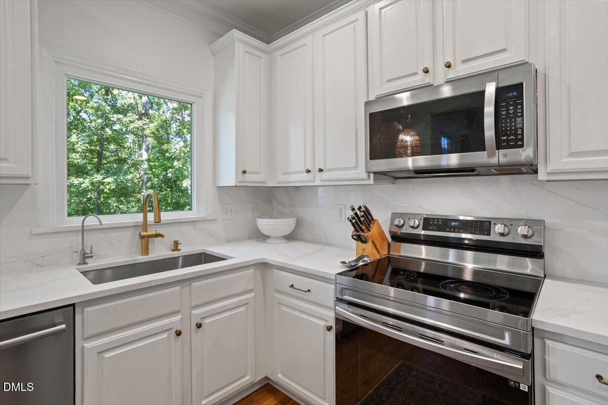 Cary, North Carolina 27513, United States, 4 Bedrooms Bedrooms, ,3 BathroomsBathrooms,Residential,Active,215519