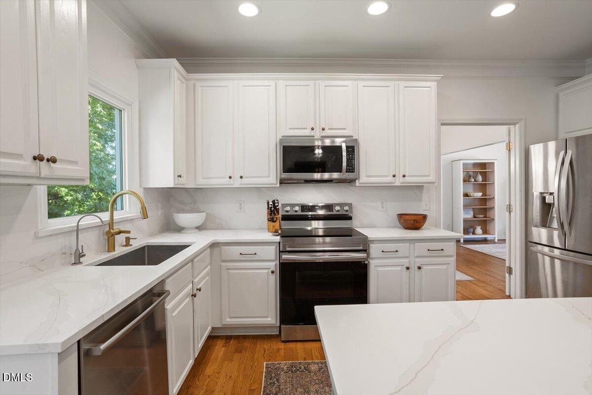 Cary, North Carolina 27513, United States, 4 Bedrooms Bedrooms, ,3 BathroomsBathrooms,Residential,Active,215519