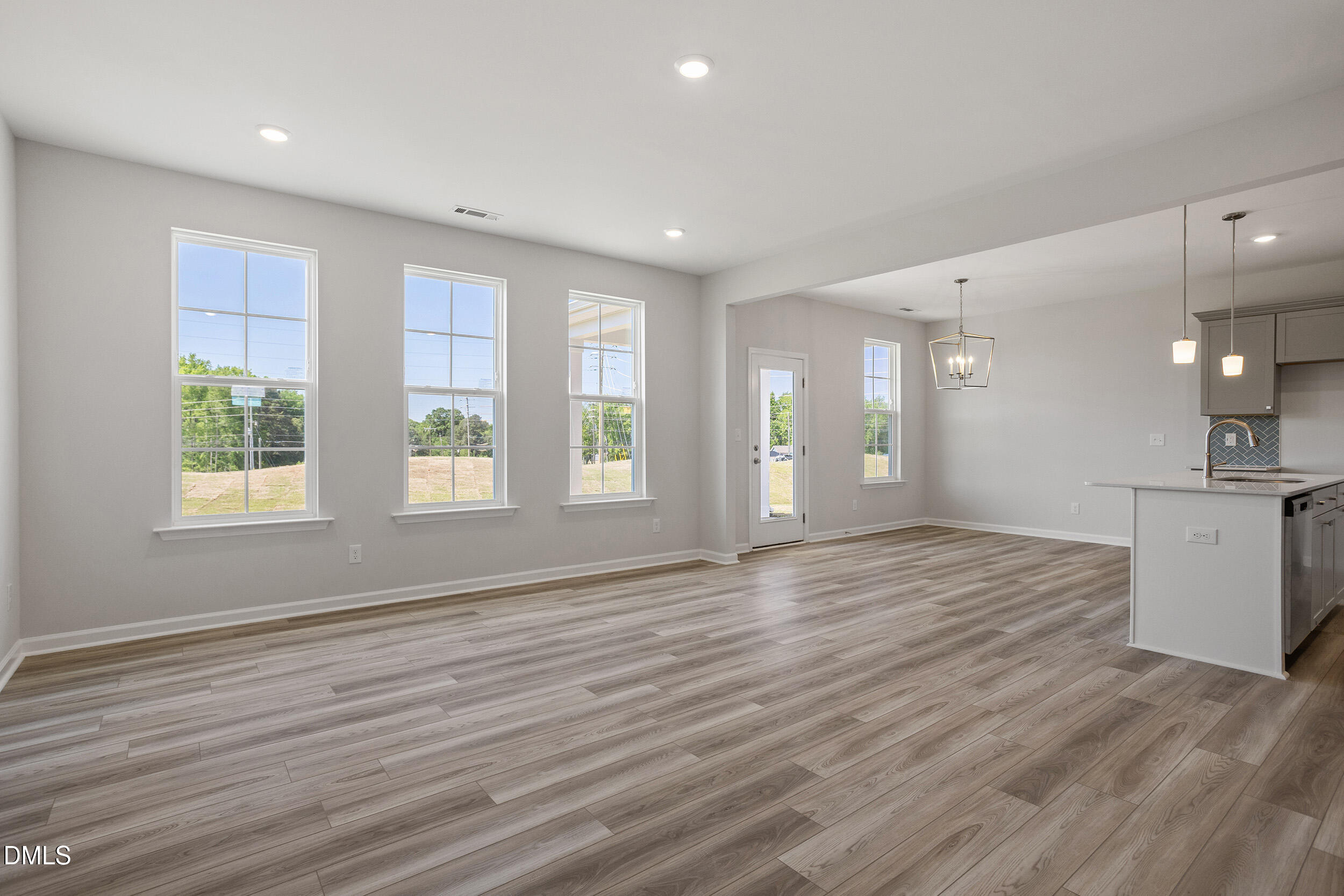452 White Oak Garden Way 325