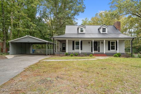 804 W Scotsdale Road Laurinburg NC 28352