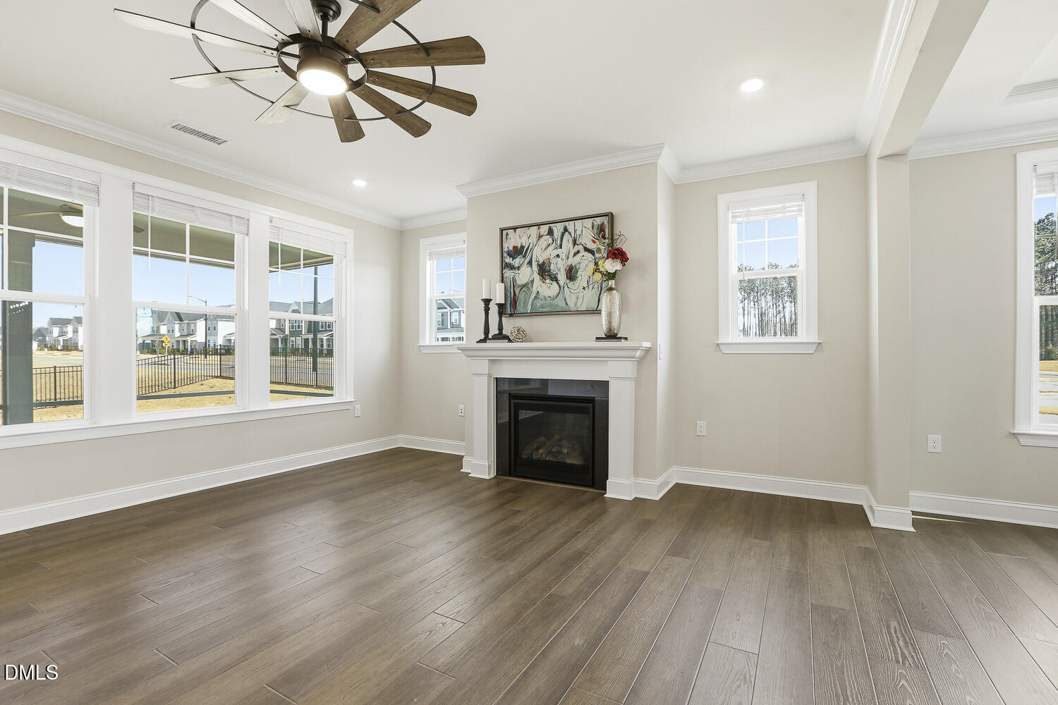 1699 White Rose Lane