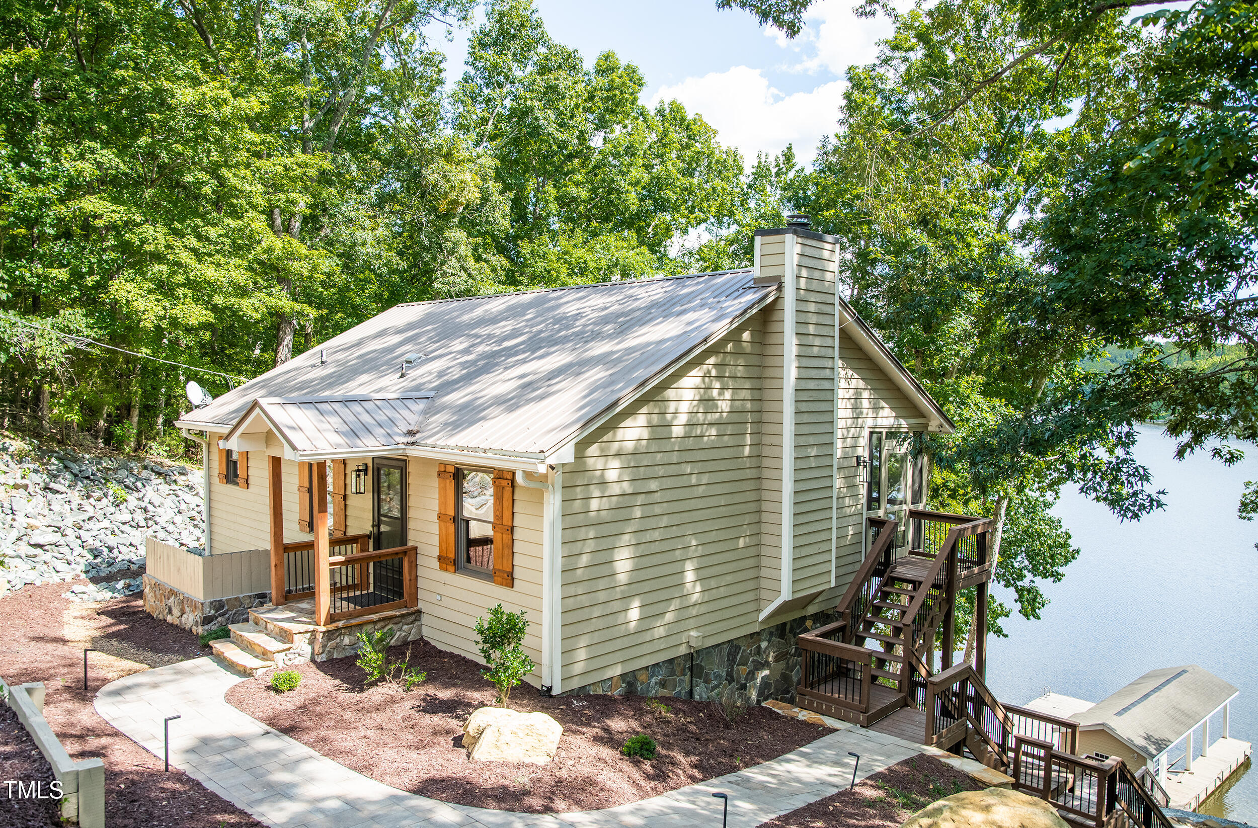 444 Smokehouse Lane