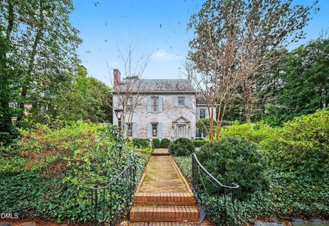 208 Hempstead Place Charlotte NC 28207