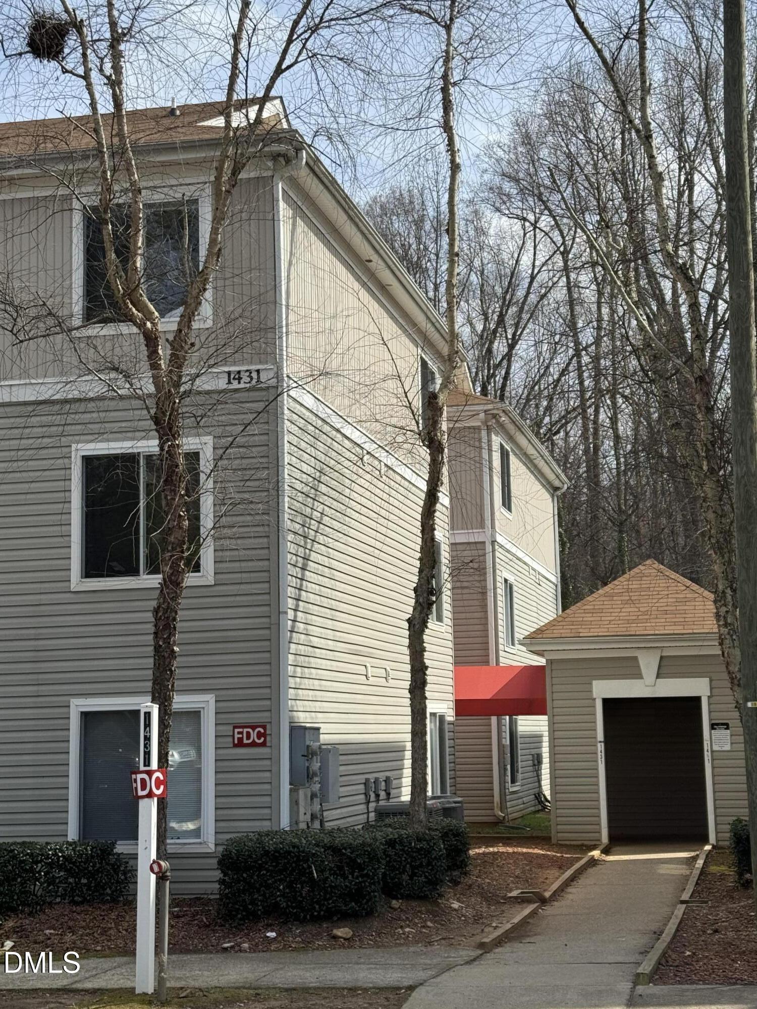 1431 Collegiate Circle 101