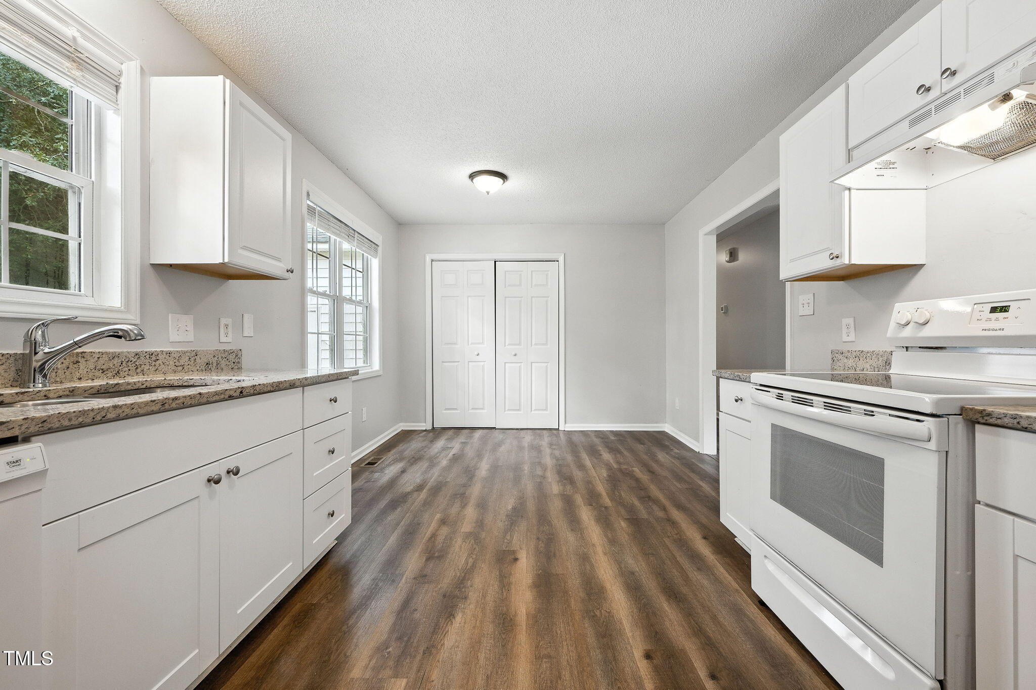 1112 Amber Acres Lane