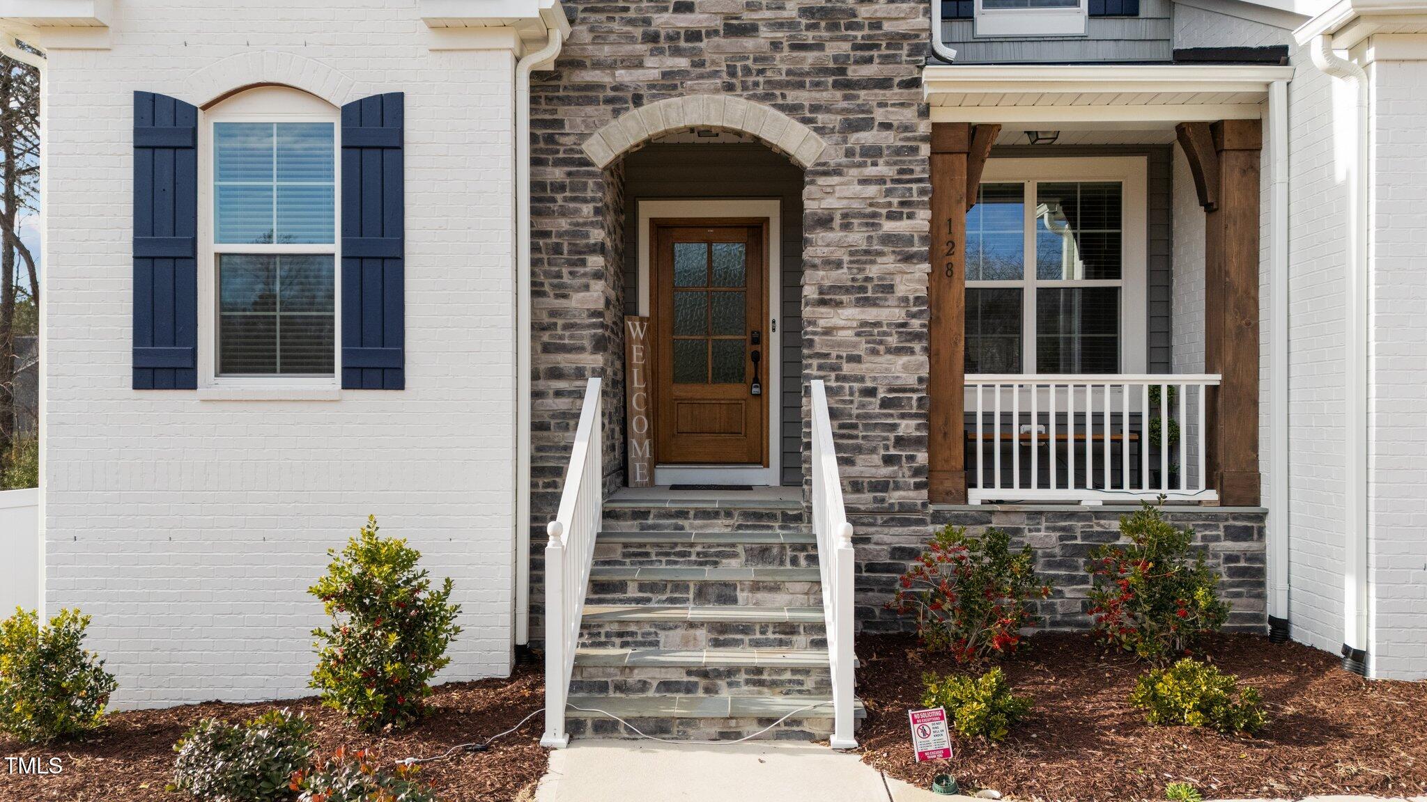 128 S Clearbrook Court