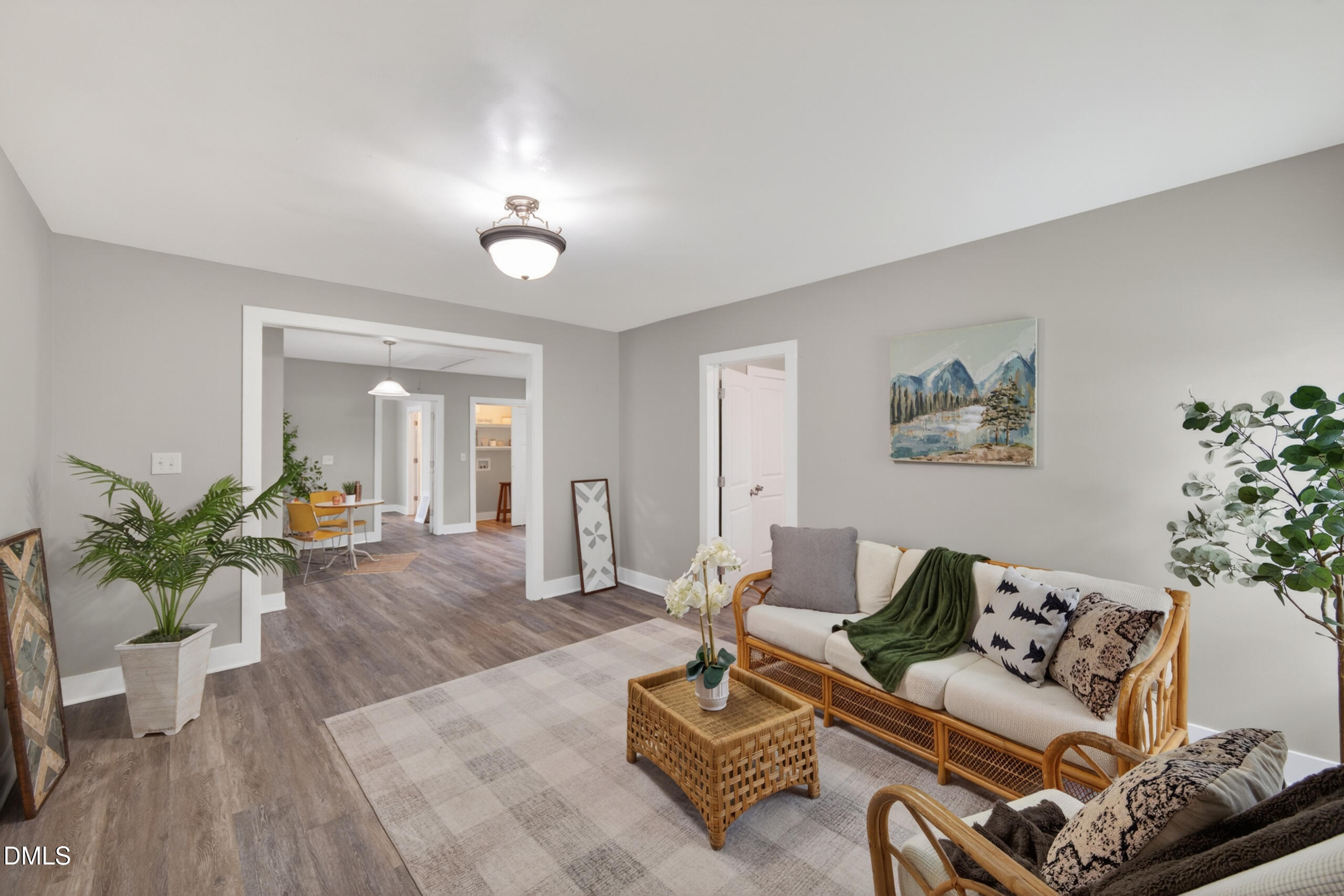 318 W 5th Street