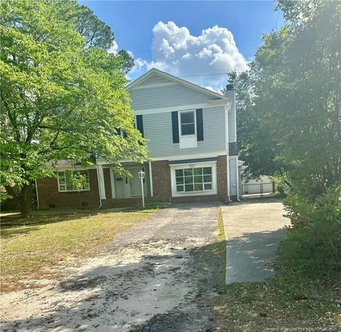 MLS: LP742697
