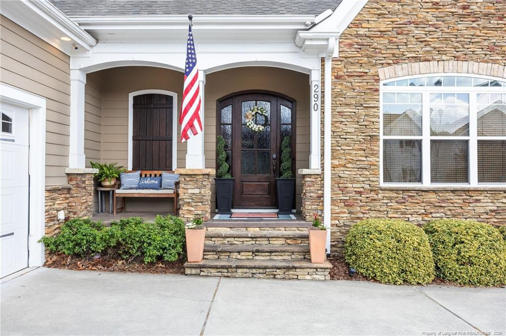 290 Legacy Lakes Way