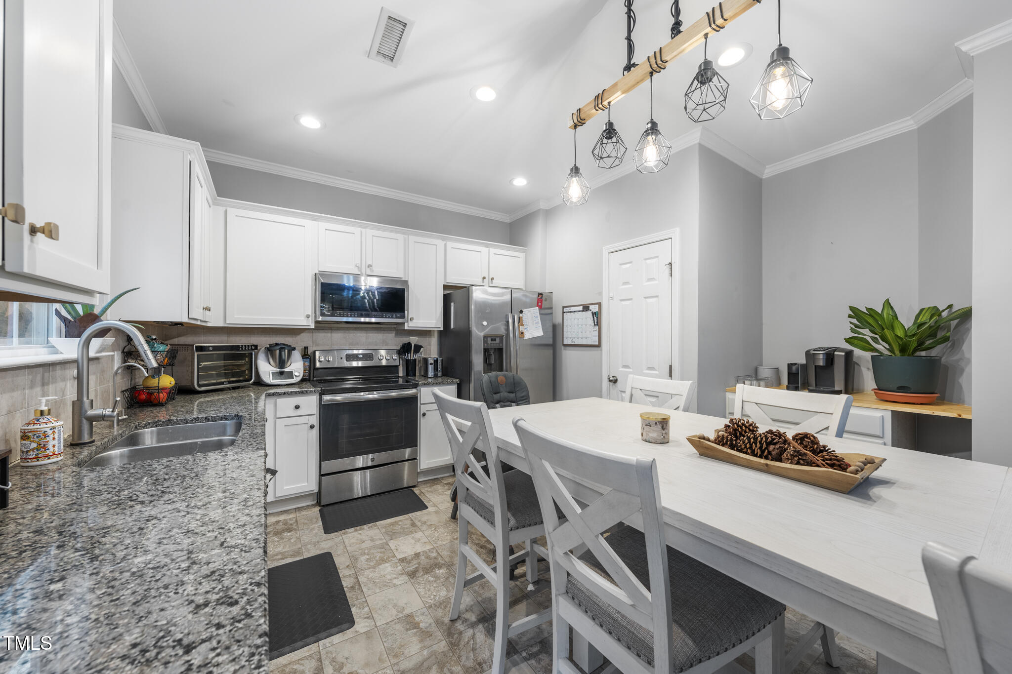 Knightdale, North Carolina 27545, United States, 3 Bedrooms Bedrooms, ,3 BathroomsBathrooms,Residential,Pending,5771