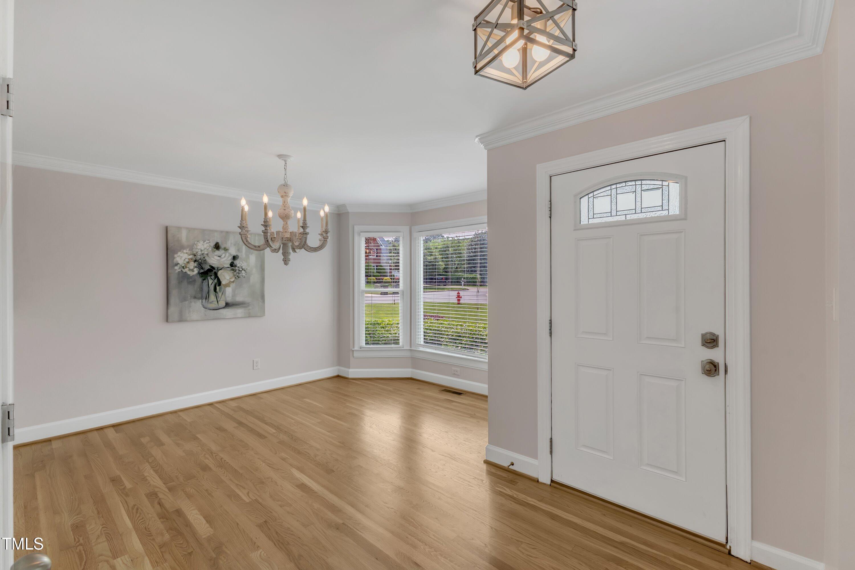 1005 Thorncroft Lane