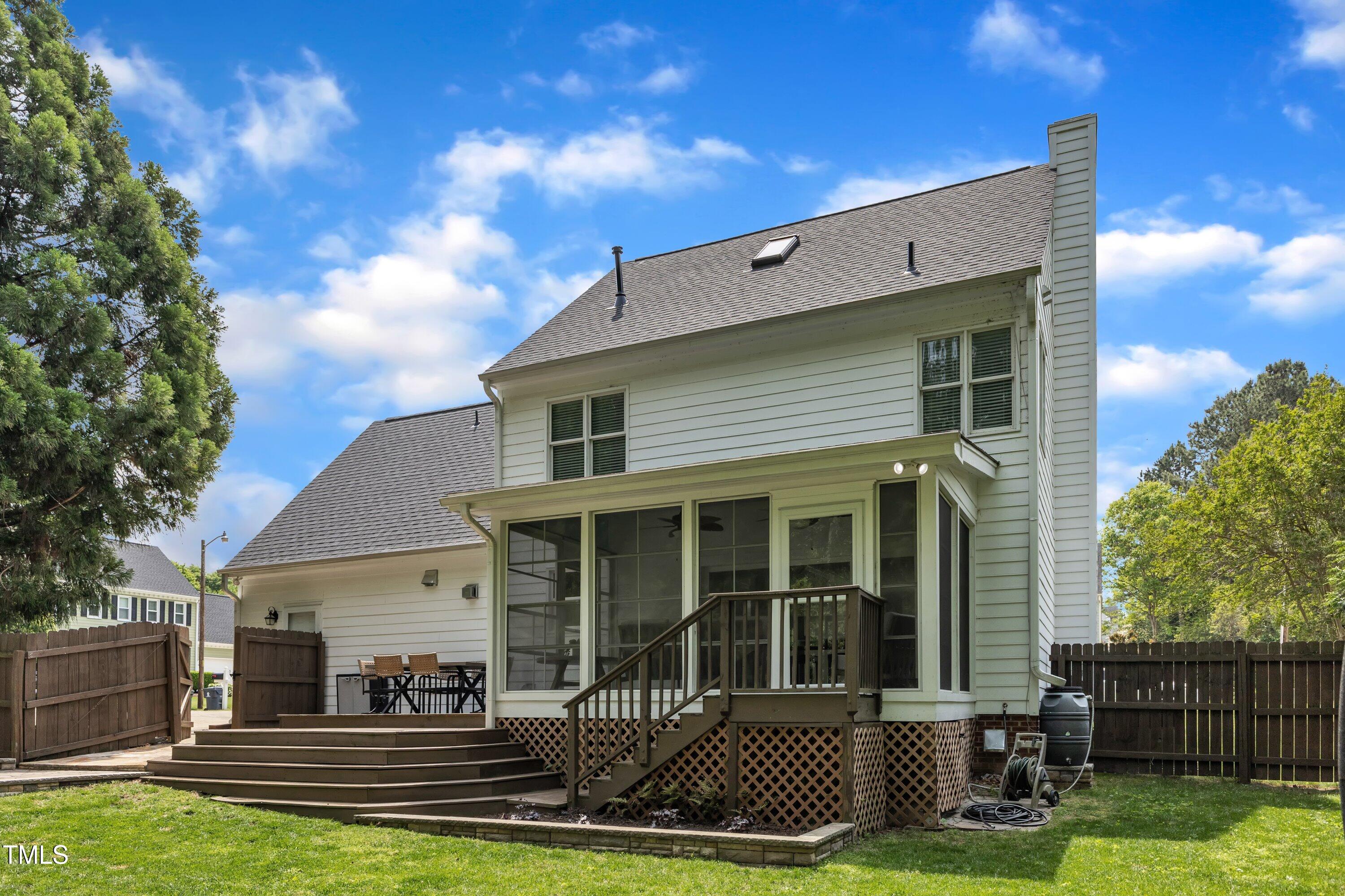 1005 Thorncroft Lane