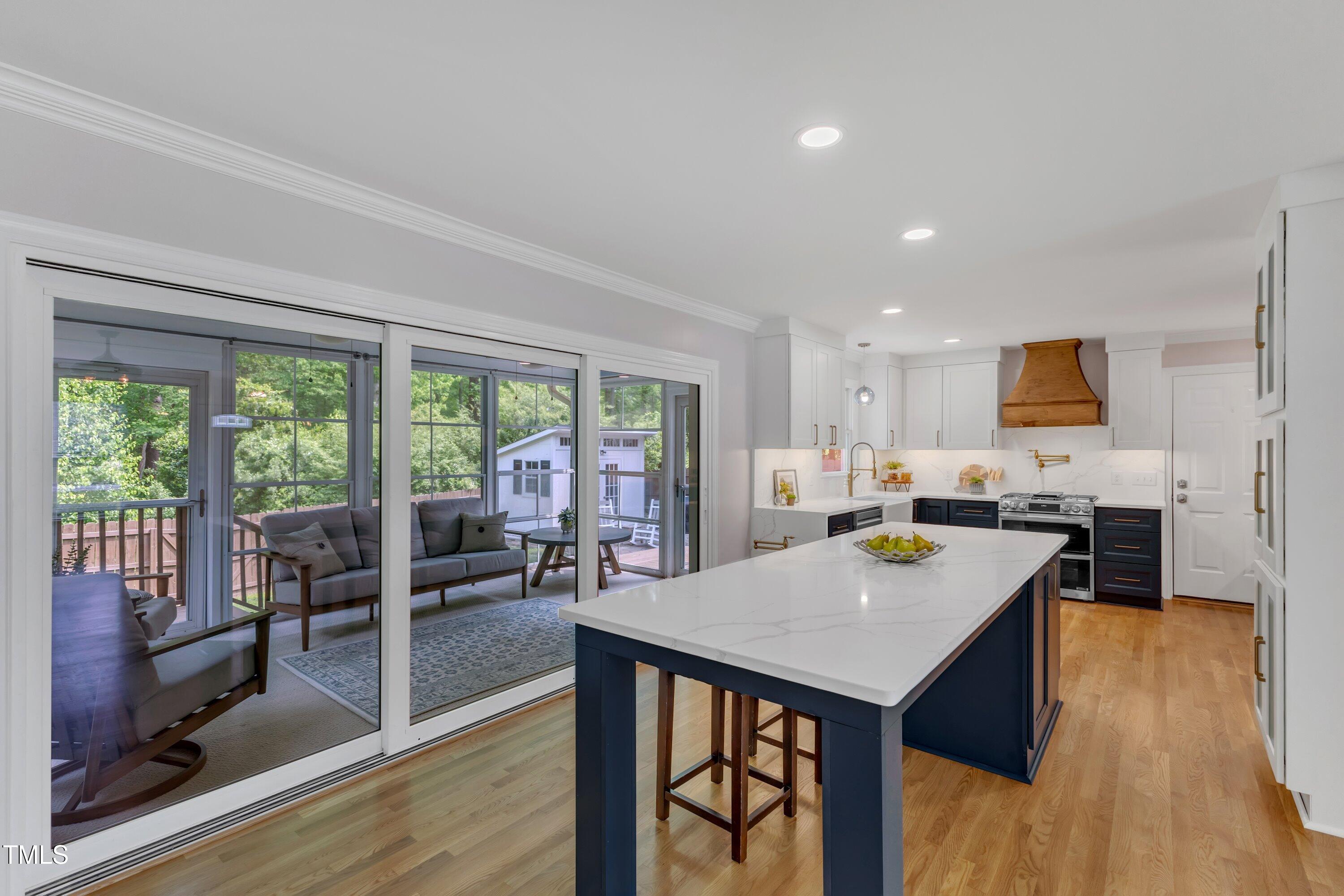 1005 Thorncroft Lane