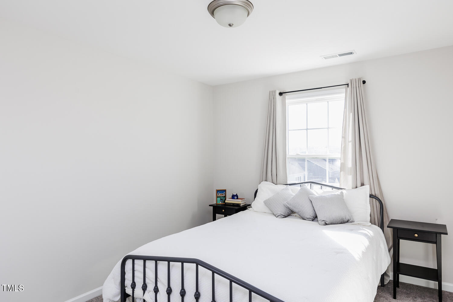 Raleigh, North Carolina 27616, United States, 4 Bedrooms Bedrooms, ,4 BathroomsBathrooms,Residential,Pending,17110