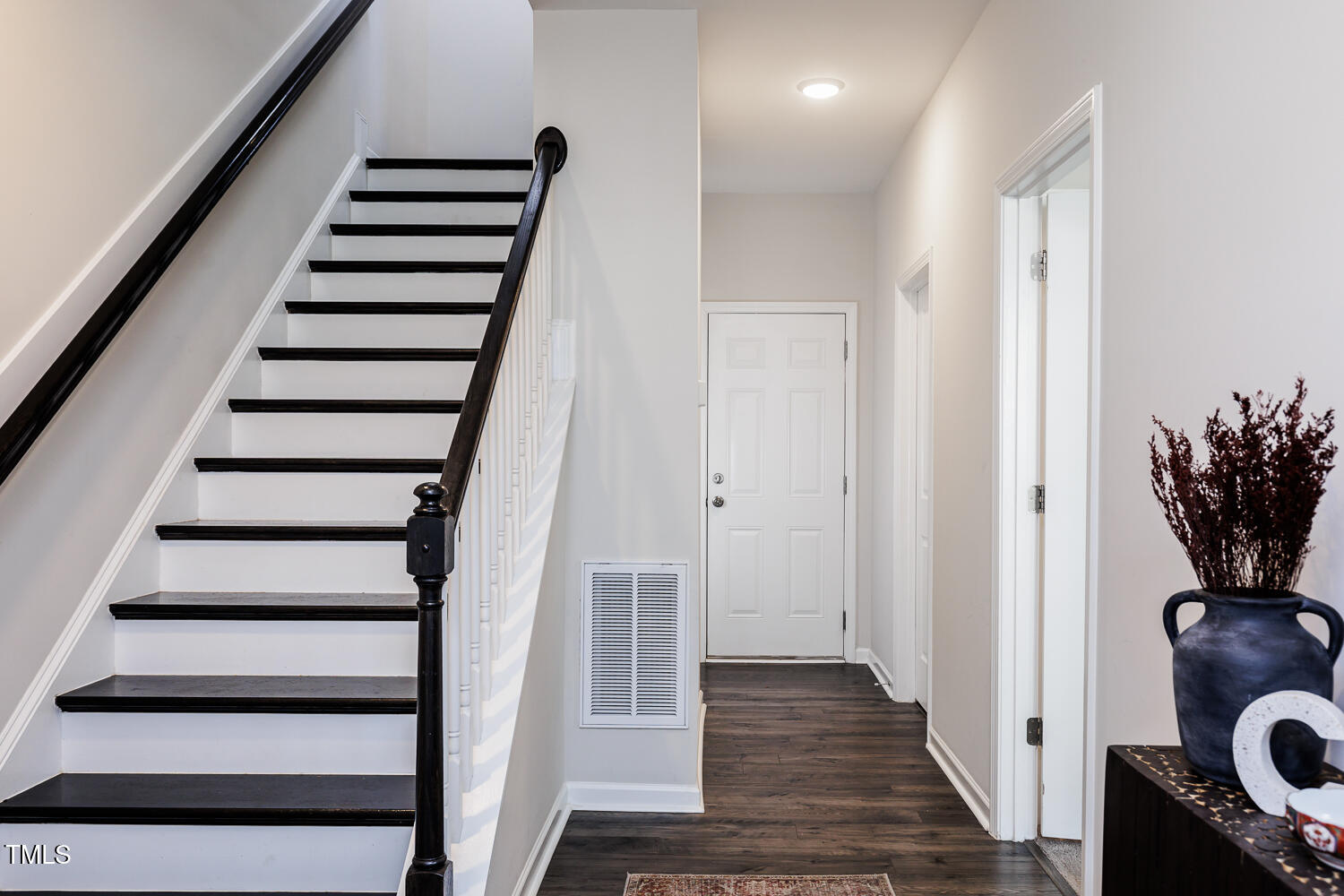 Raleigh, North Carolina 27616, United States, 4 Bedrooms Bedrooms, ,4 BathroomsBathrooms,Residential,Pending,17110