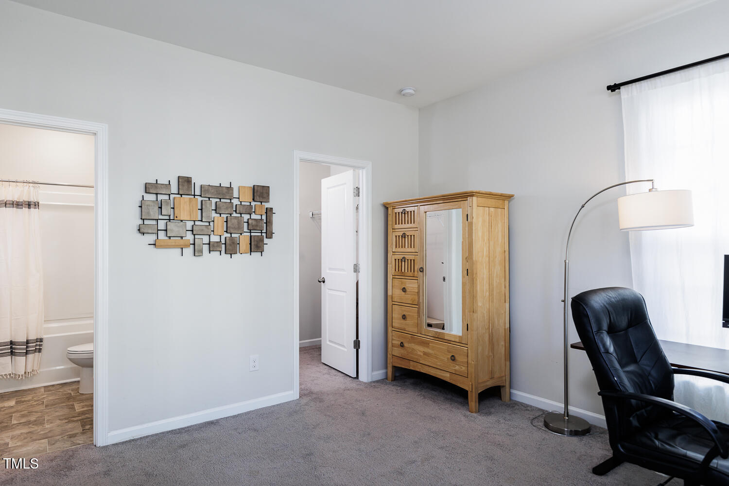 Raleigh, North Carolina 27616, United States, 4 Bedrooms Bedrooms, ,4 BathroomsBathrooms,Residential,Pending,17110