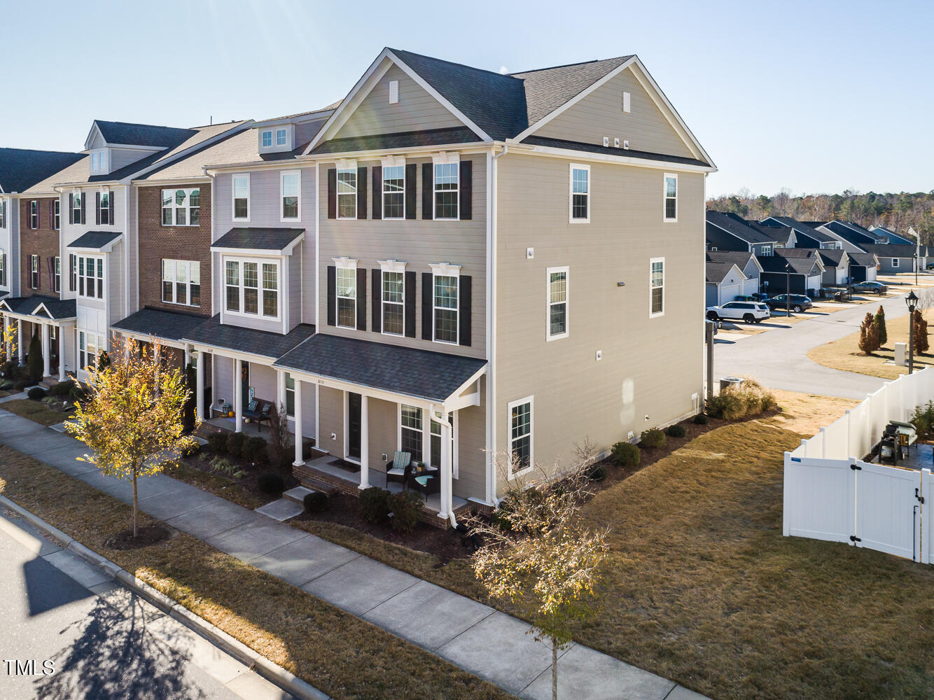 Raleigh, North Carolina 27616, United States, 4 Bedrooms Bedrooms, ,4 BathroomsBathrooms,Residential,Pending,17110