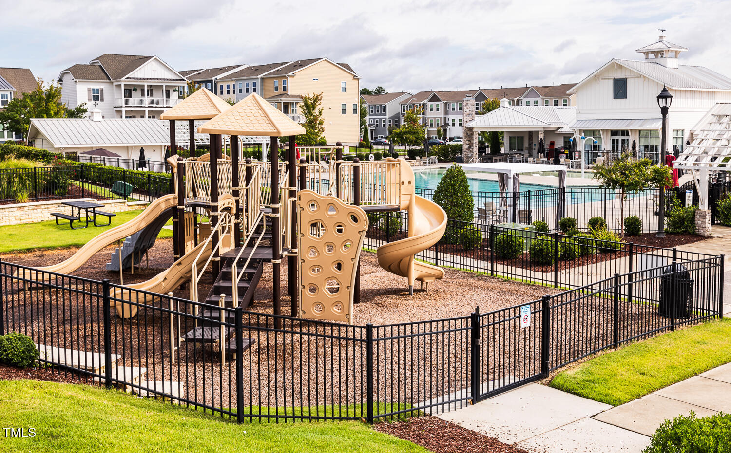 Raleigh, North Carolina 27616, United States, 4 Bedrooms Bedrooms, ,4 BathroomsBathrooms,Residential,Pending,17110