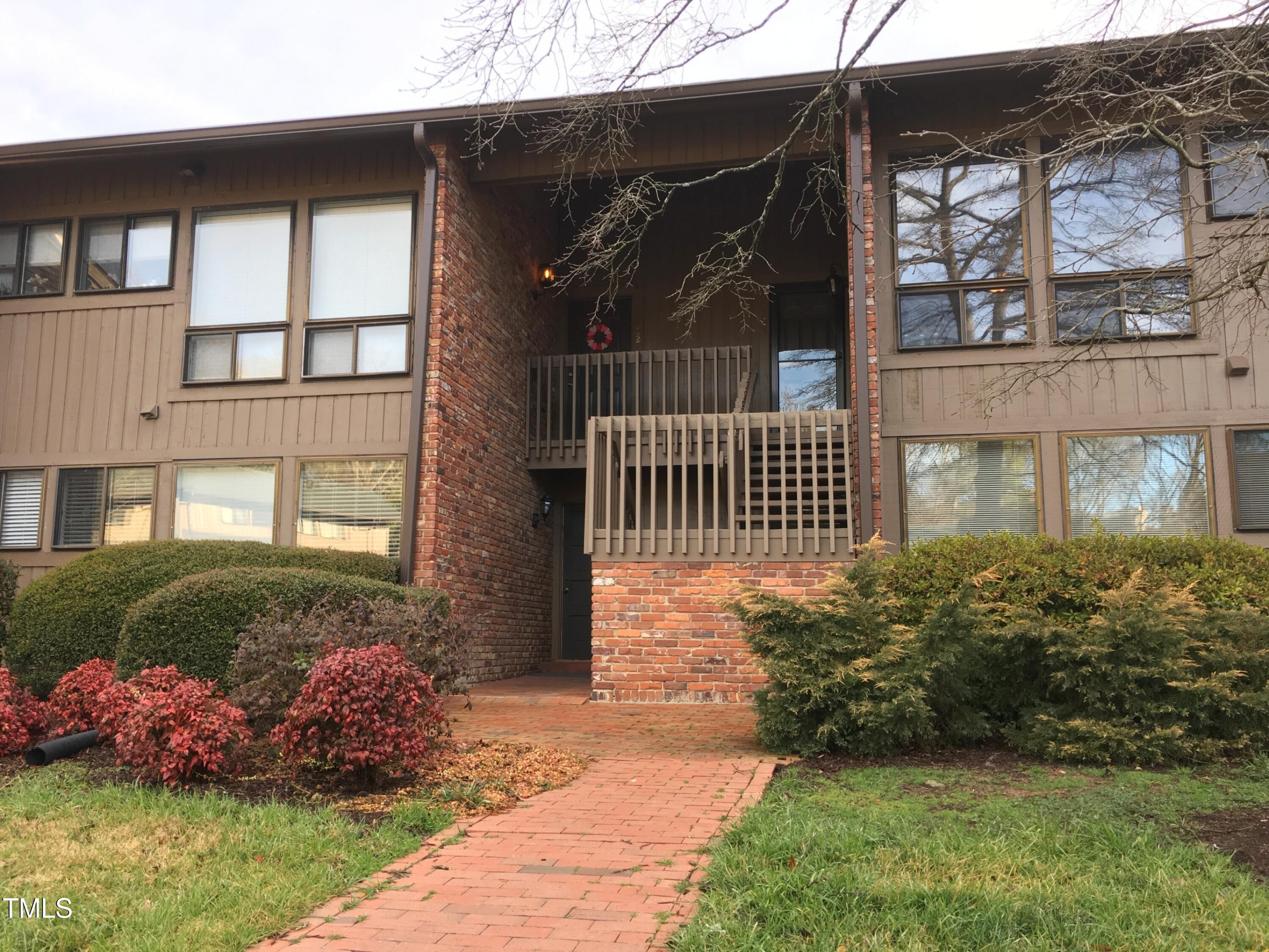 1401 Oak Tree Drive