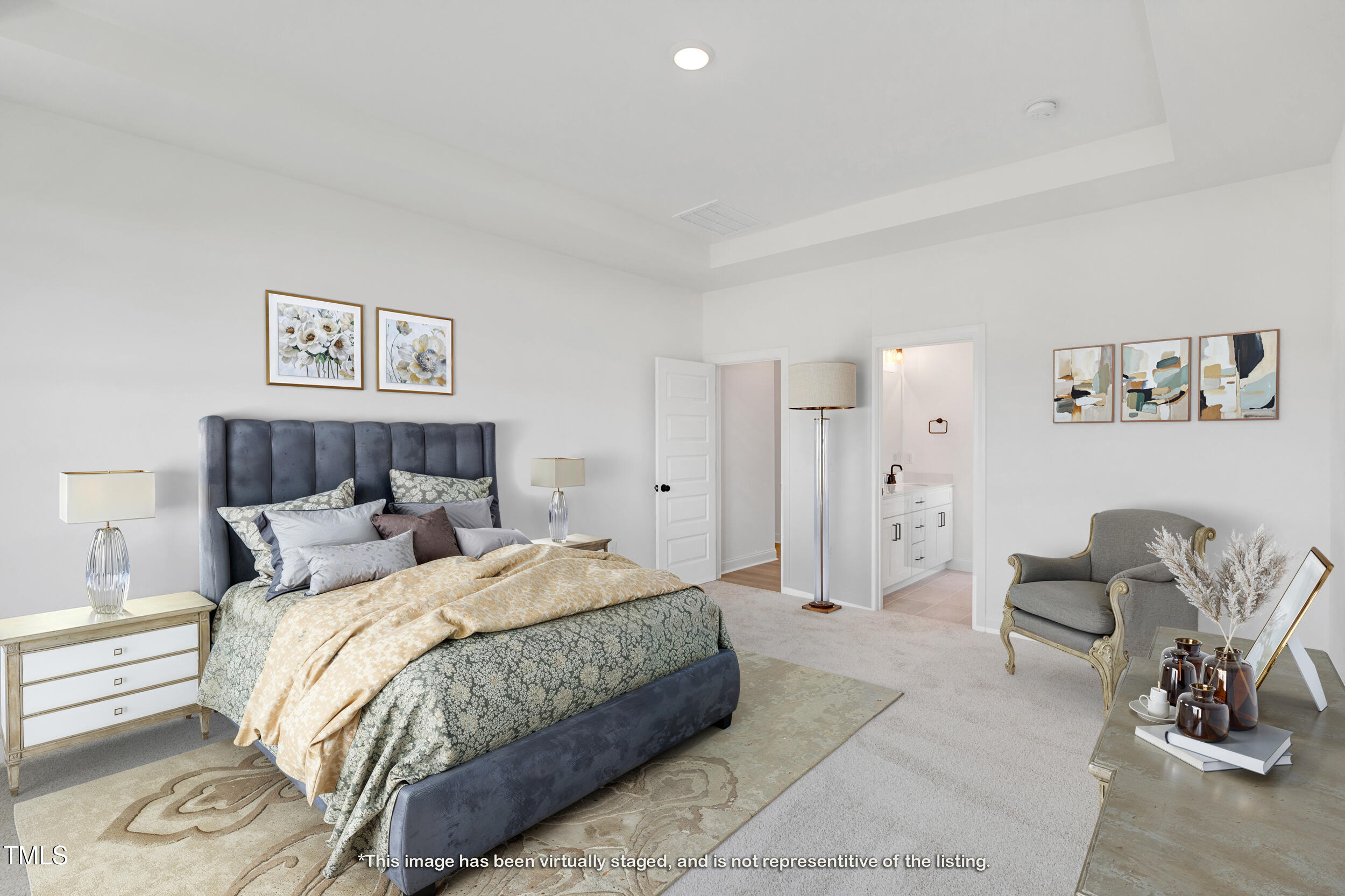 104 W Fountainhead Lane