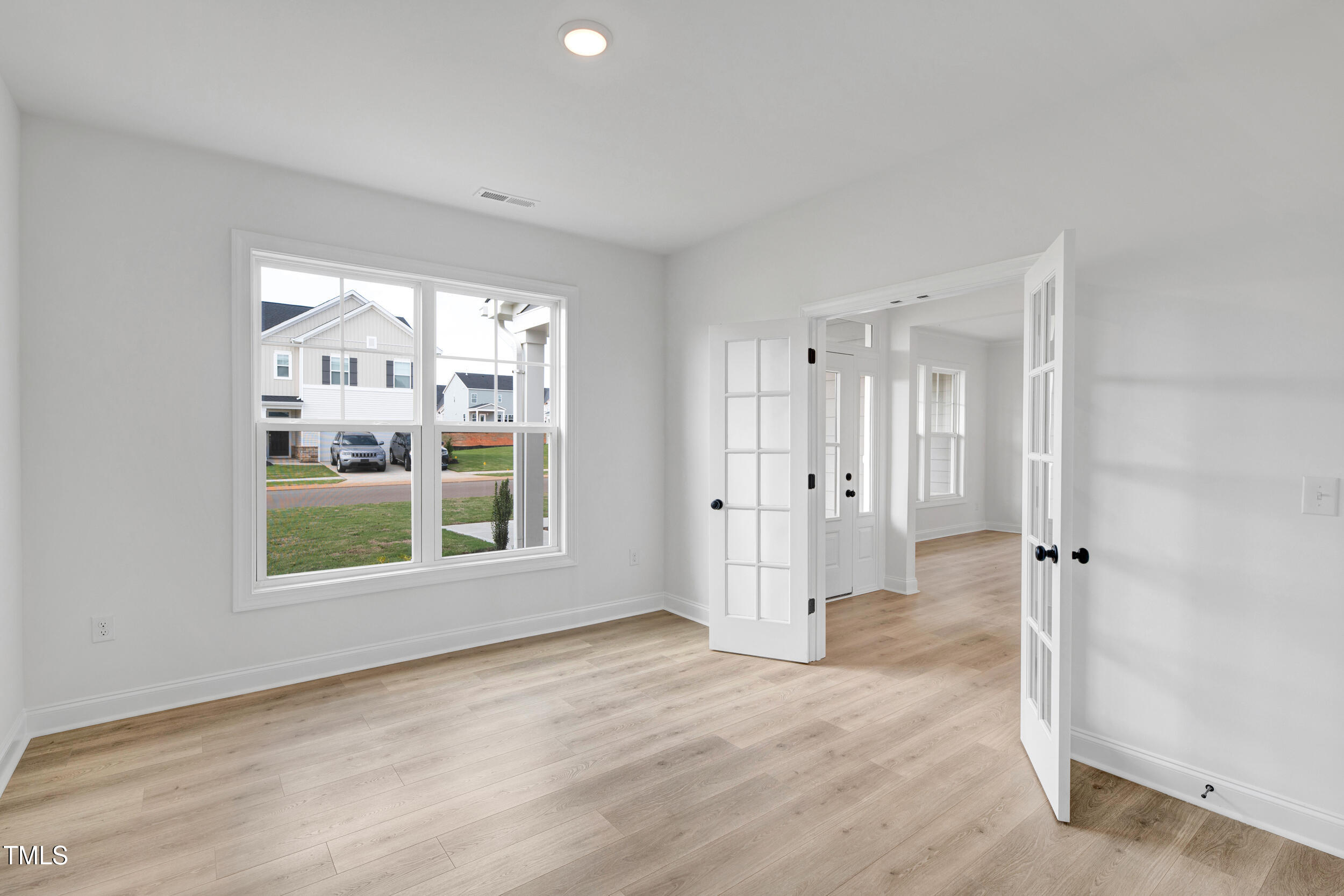 104 W Fountainhead Lane