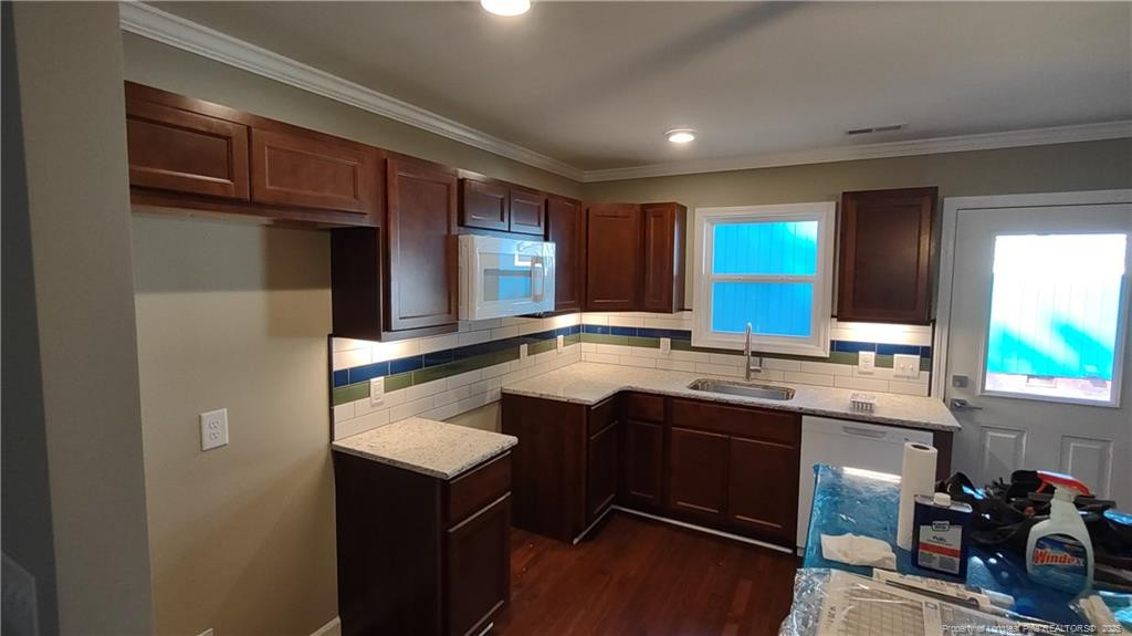 4027 Deer Track Trail