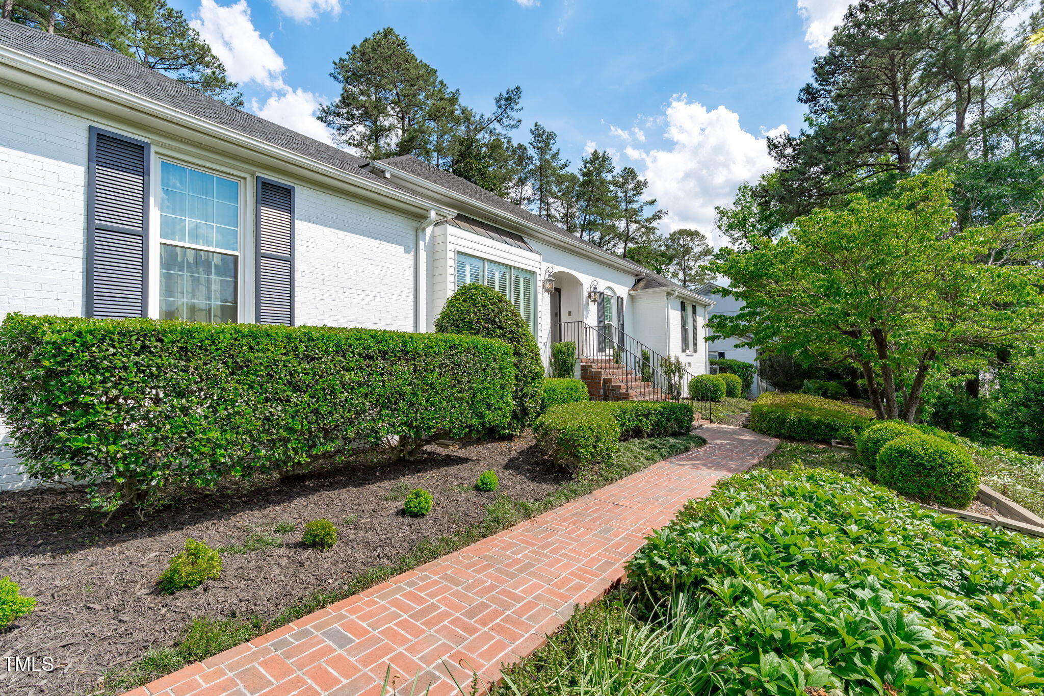4830 North Hills
