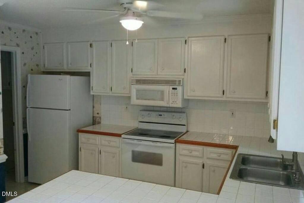 3917 Sterling Pointe Drive Kk10