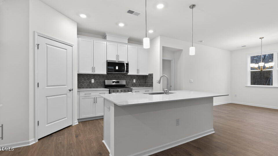 369 Alexis Loop