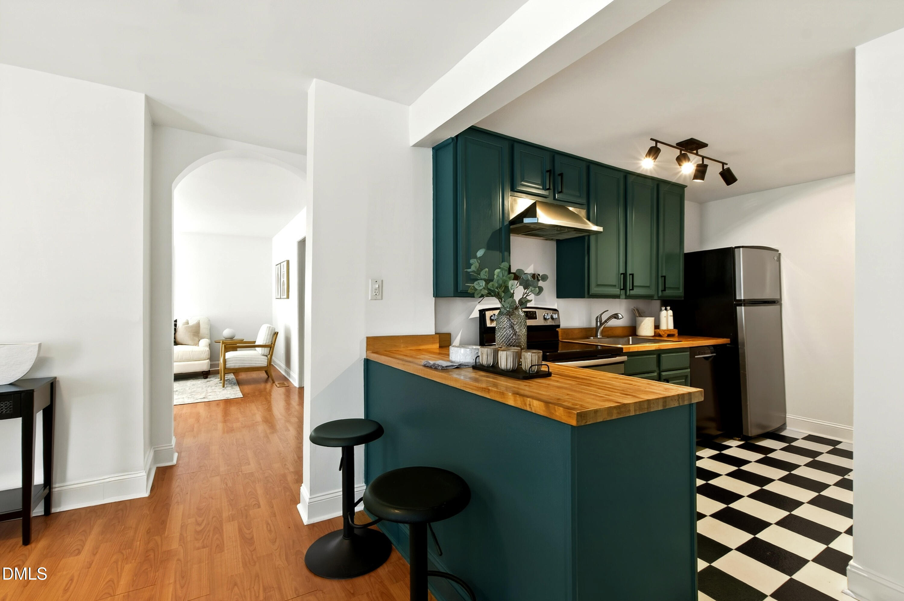 913 Washington Street