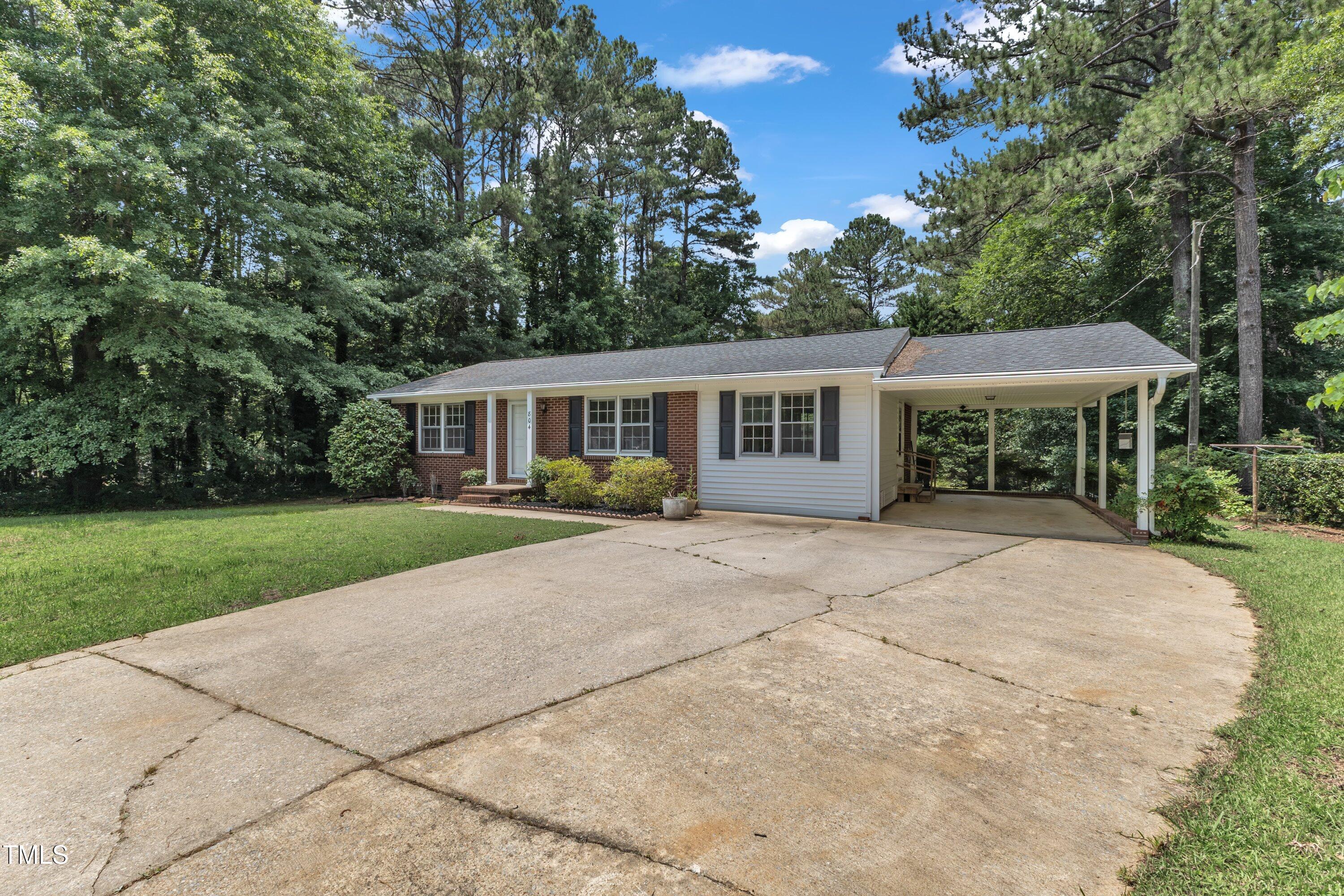 804 Colonial Drive