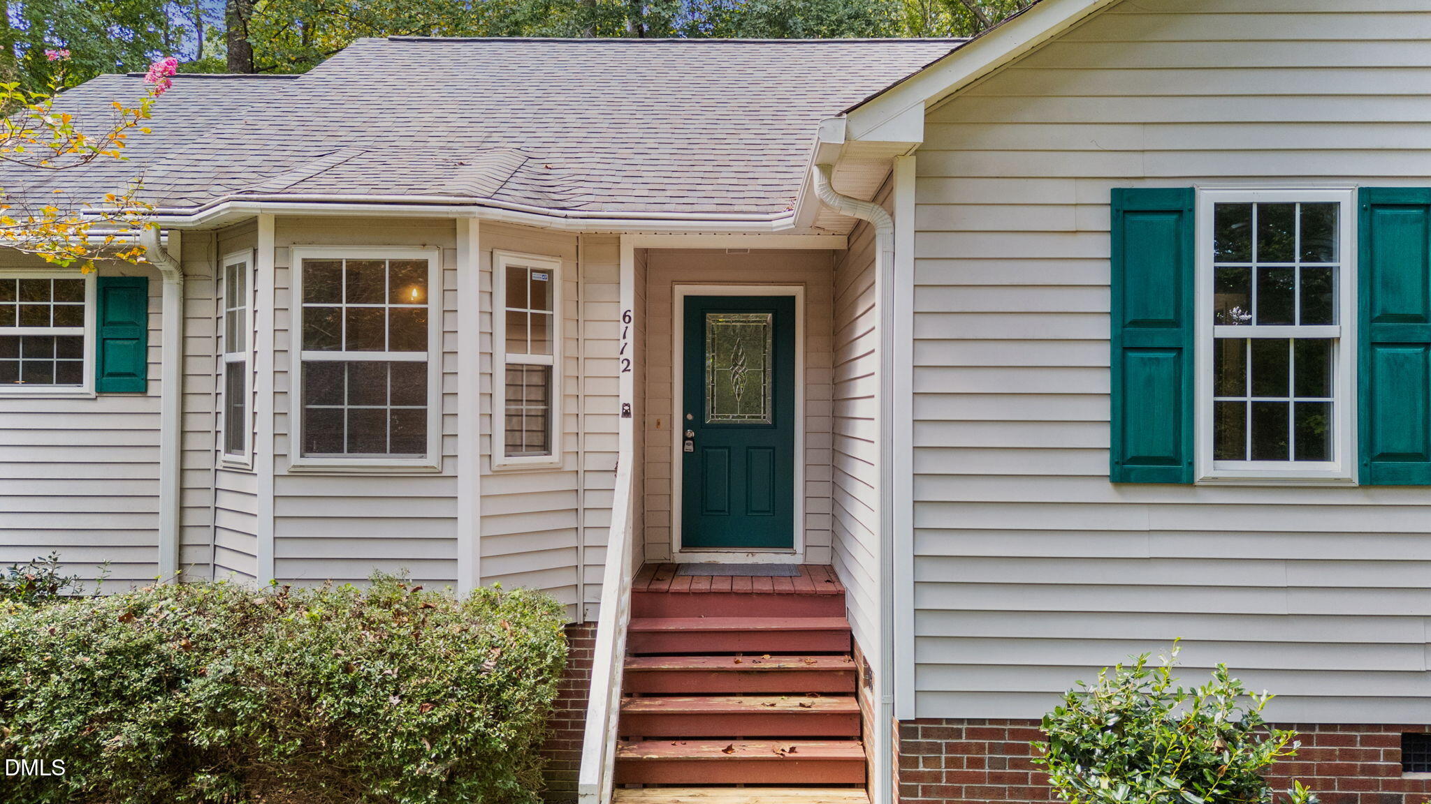 6112 Walnut Glen Drive