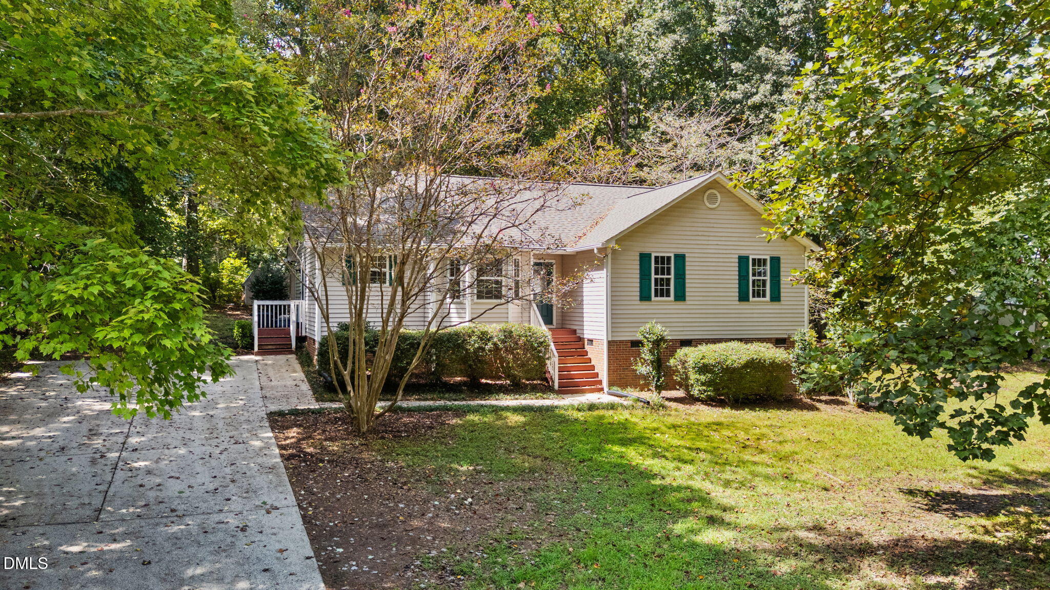 6112 Walnut Glen Drive