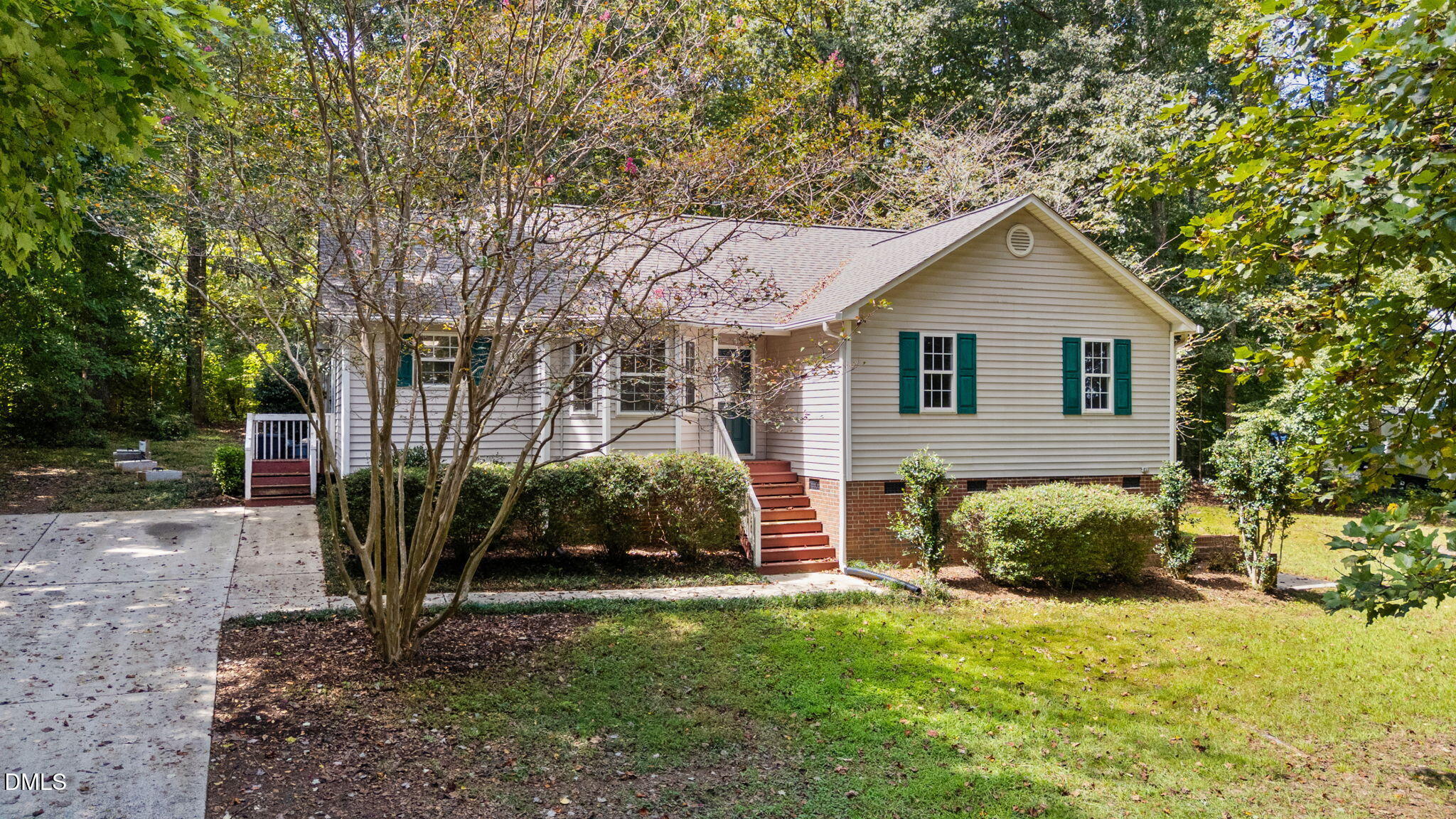 6112 Walnut Glen Drive