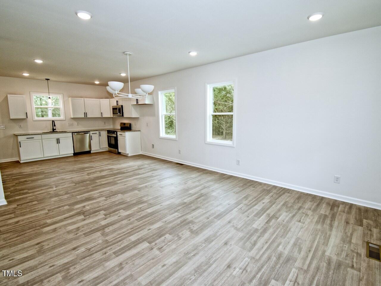 48 S Grace Way