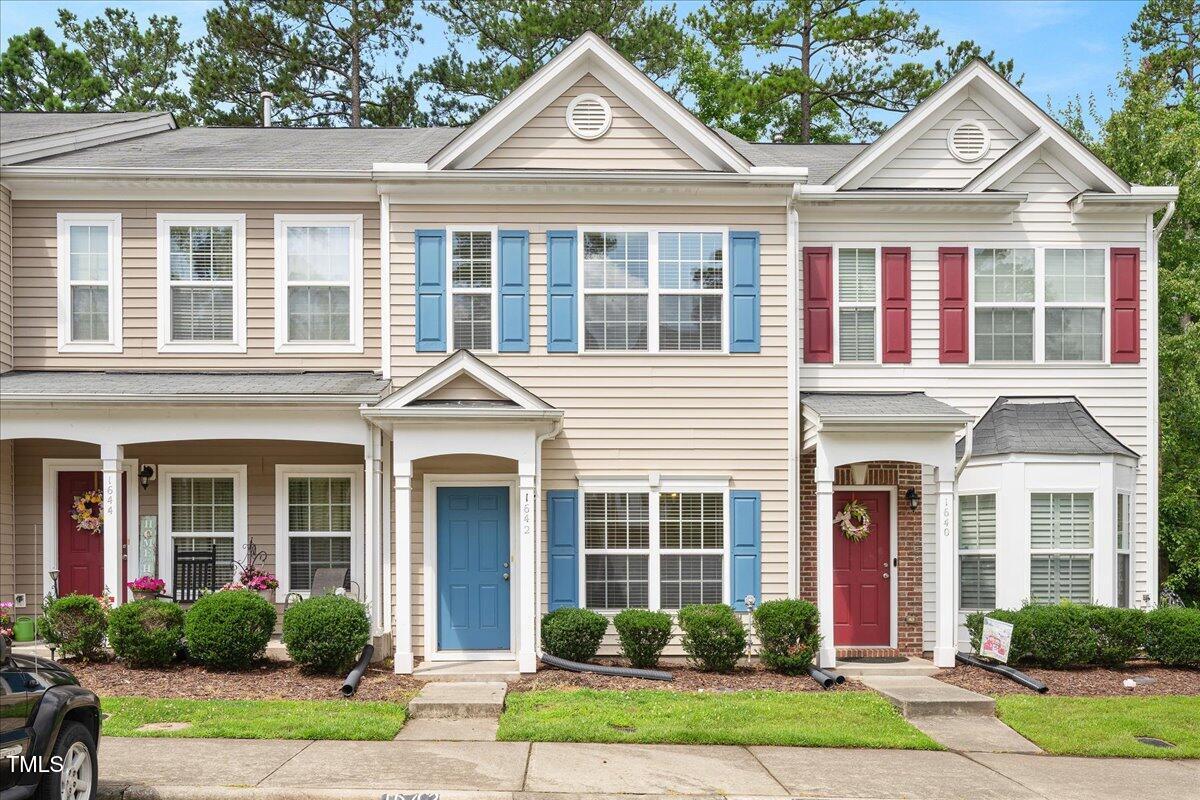 Durham, North Carolina 27713, United States, 2 Bedrooms Bedrooms, ,3 BathroomsBathrooms,Residential,Active,257636