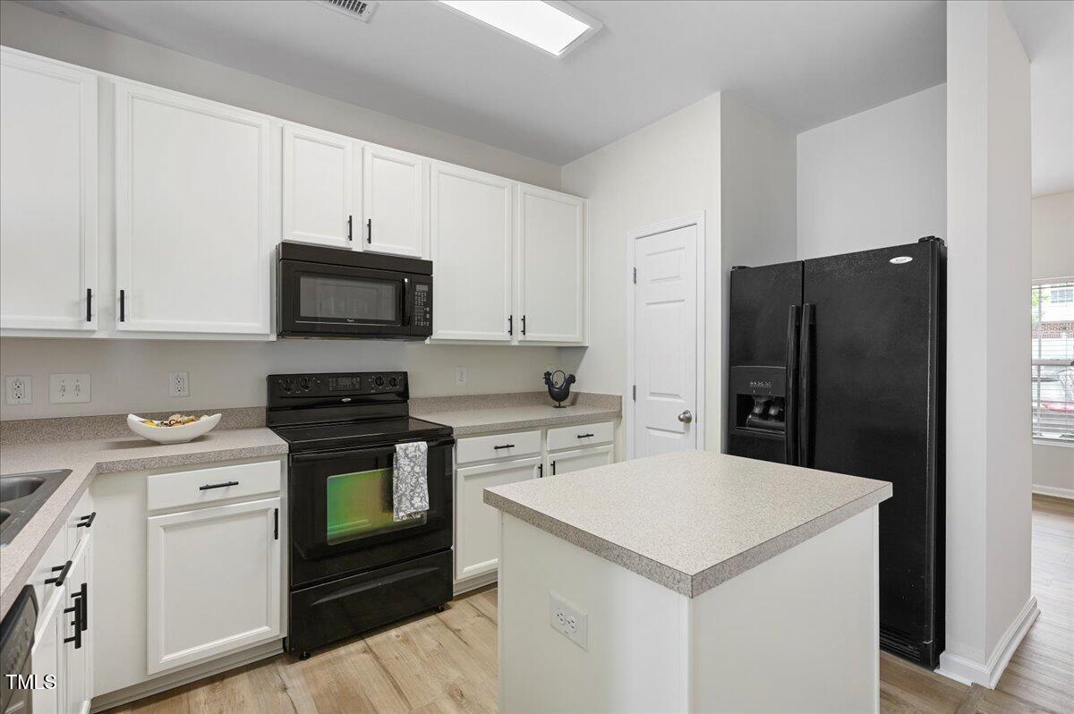 Durham, North Carolina 27713, United States, 2 Bedrooms Bedrooms, ,3 BathroomsBathrooms,Residential,Active,257636