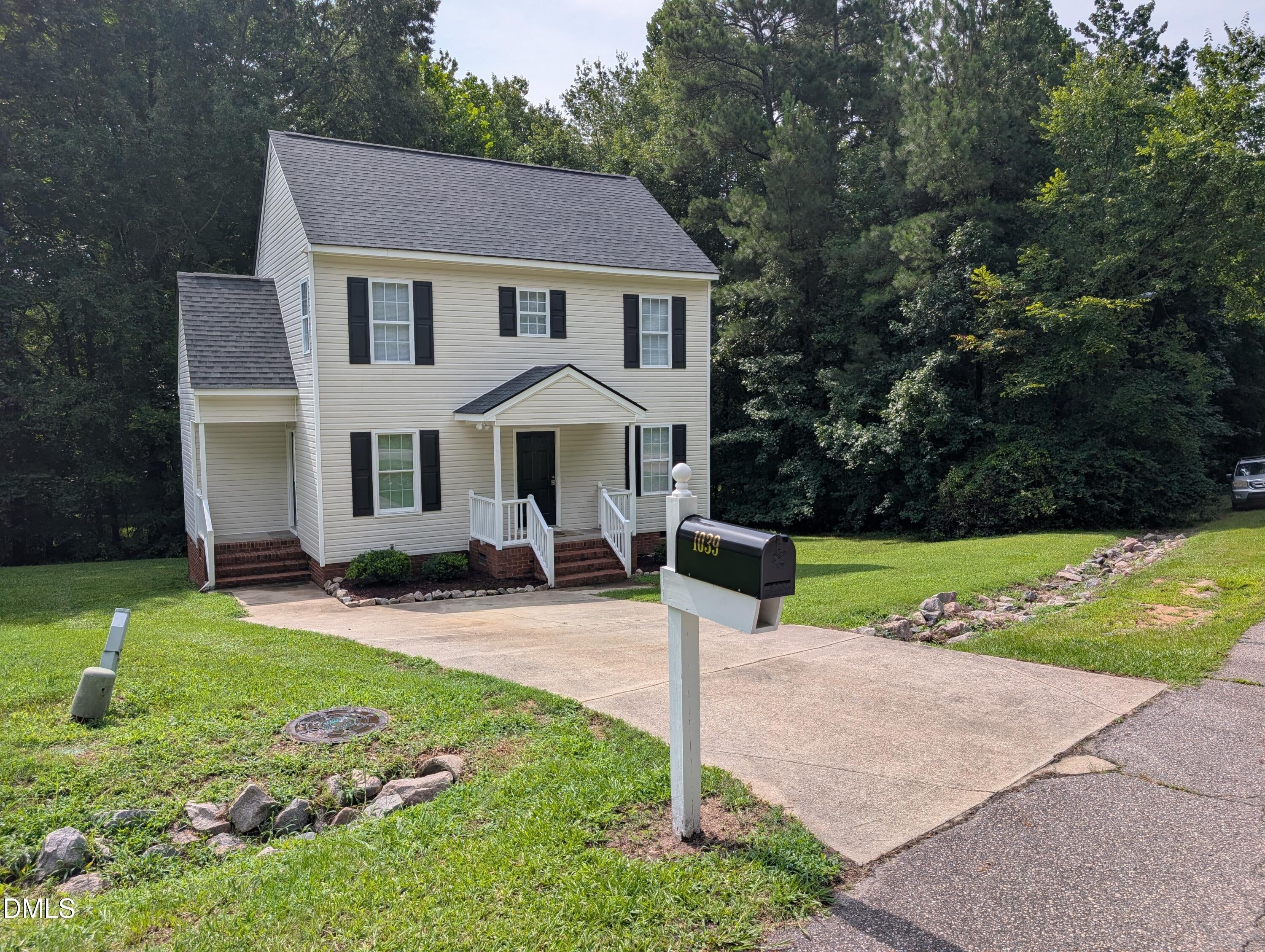 1039 Laurel Leaf Road