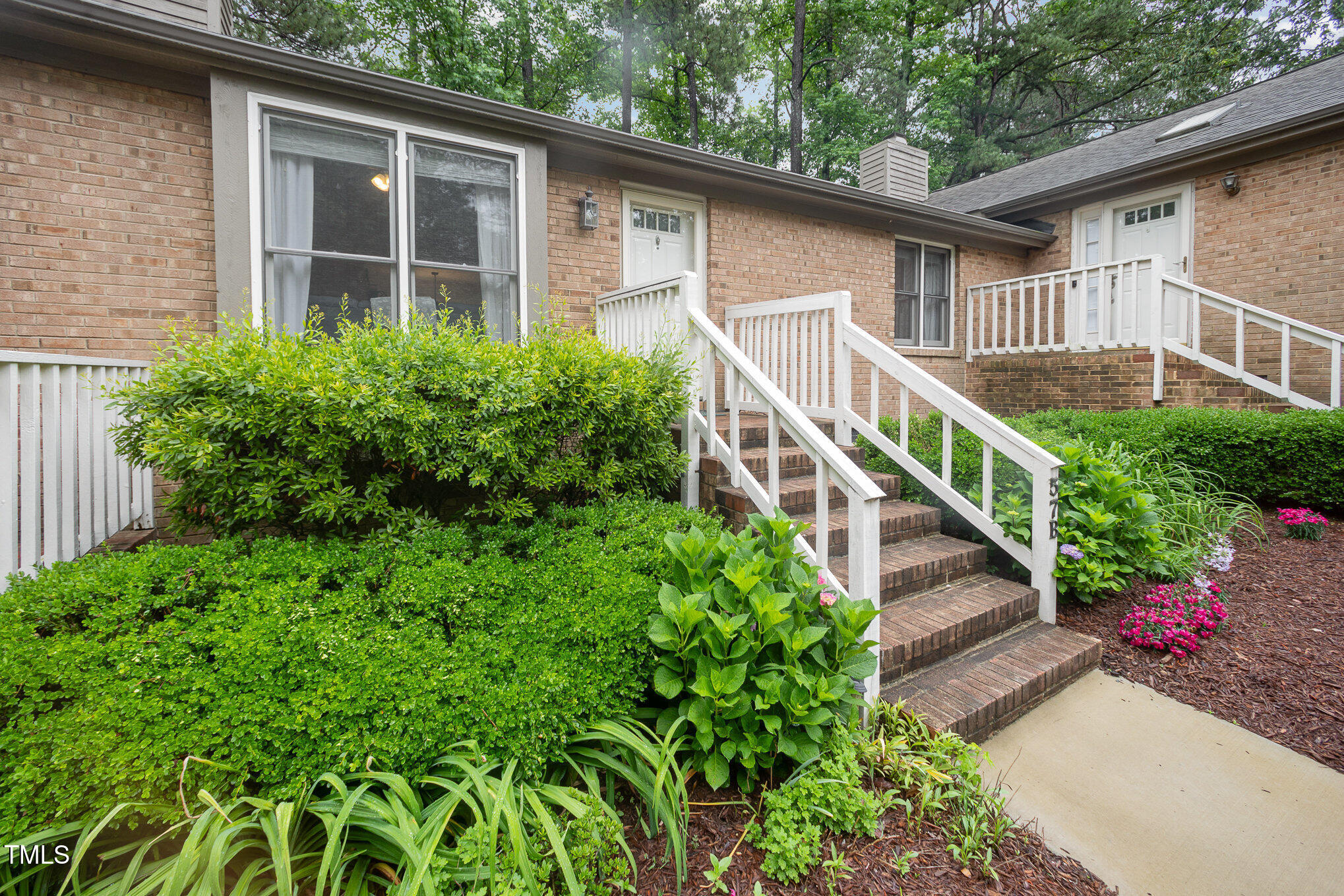 200 W Woodcroft Parkway 57b