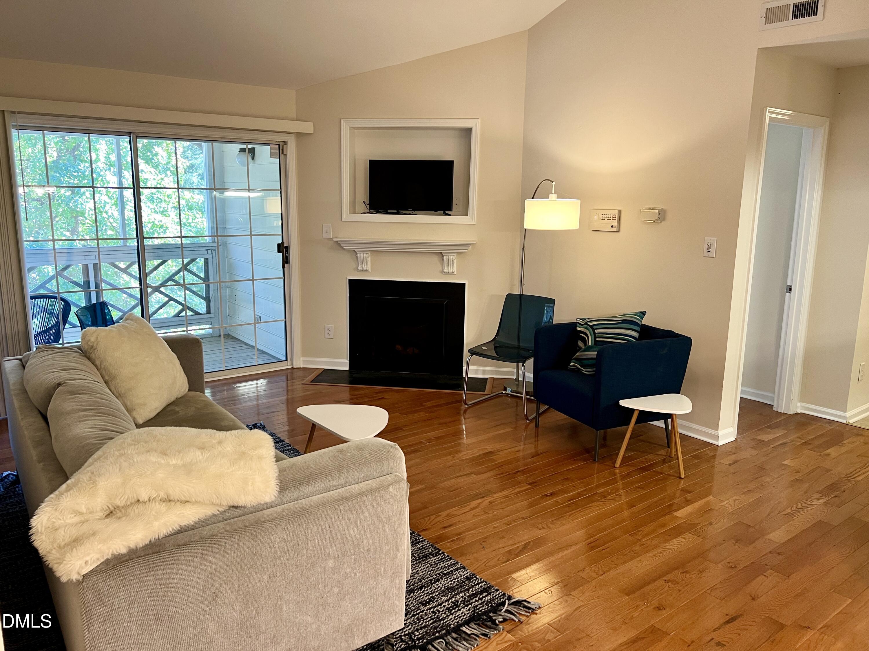 1010 Kingswood Drive G