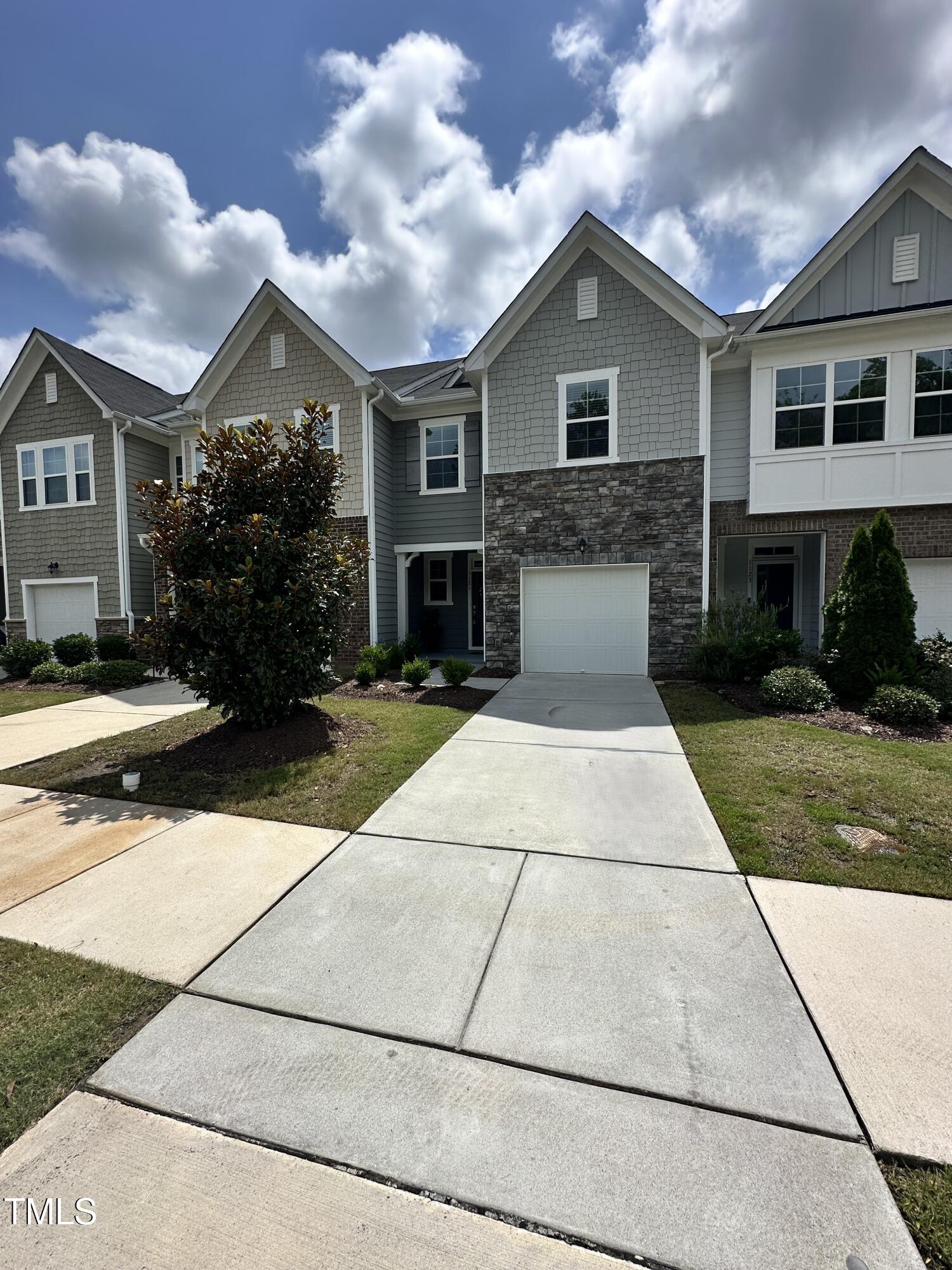 1121 Little Gem Lane