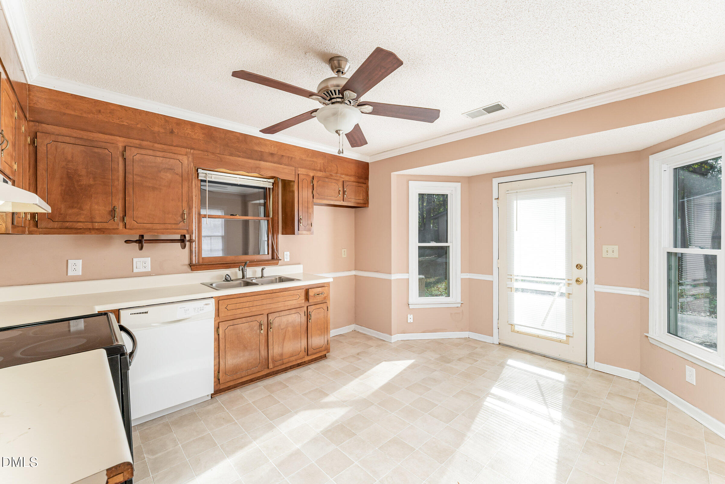 140 Rollingwood Drive