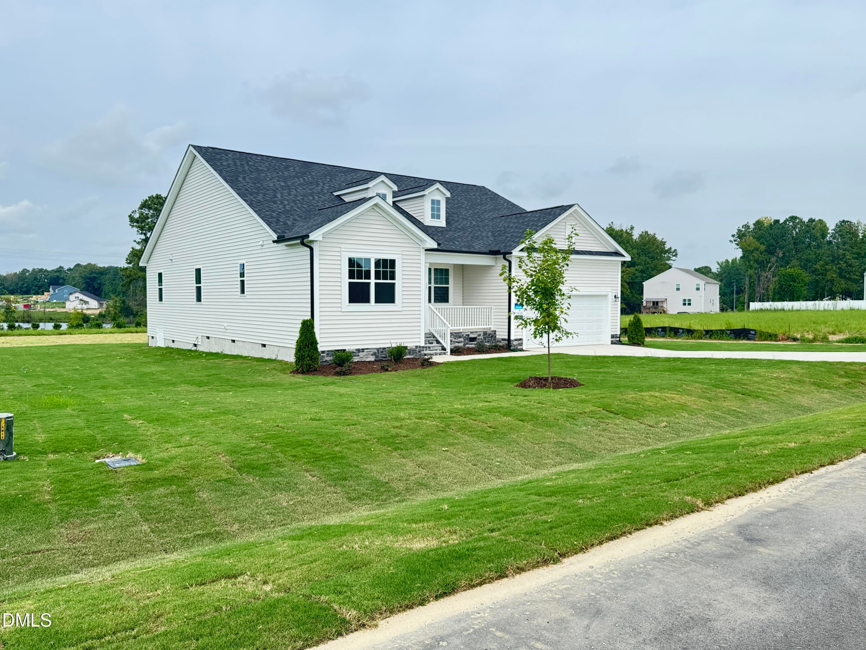 35 Windward Place