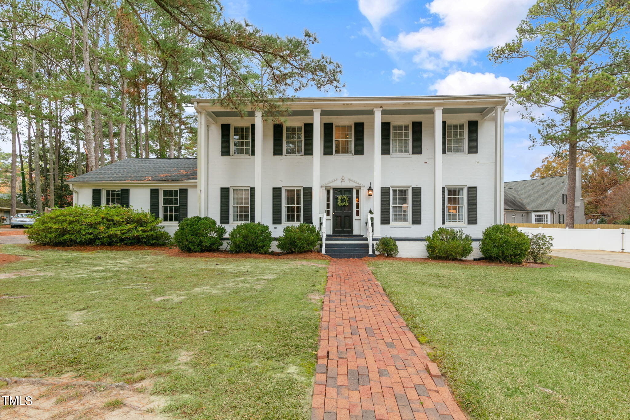 1115 Laurel Lane NW