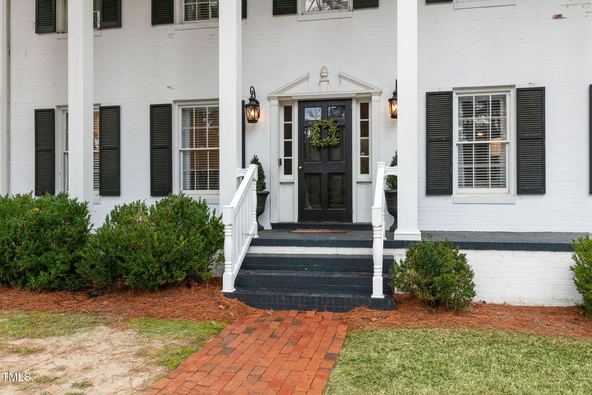 1115 Laurel Lane NW