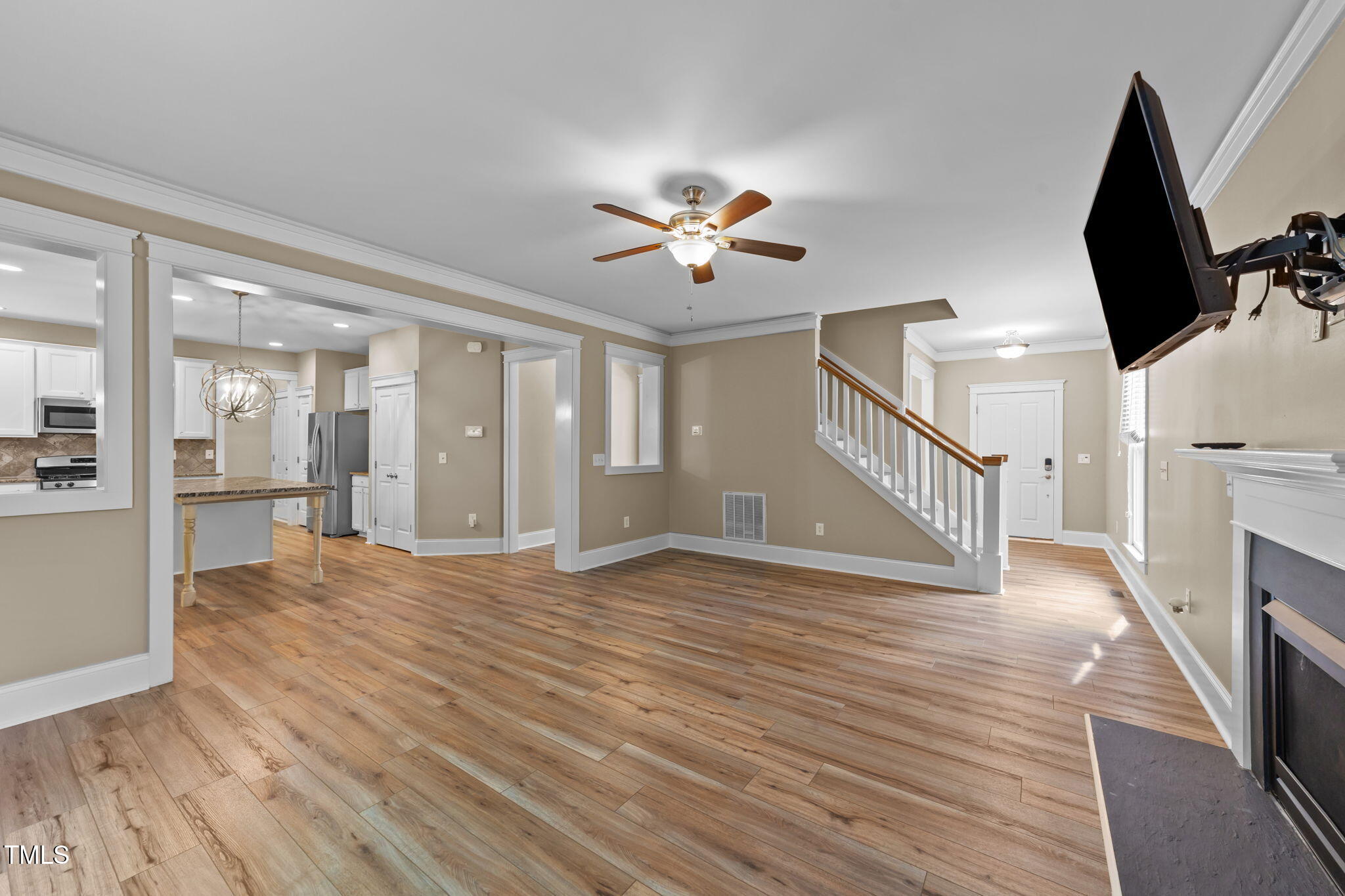 436 Edgepine Drive