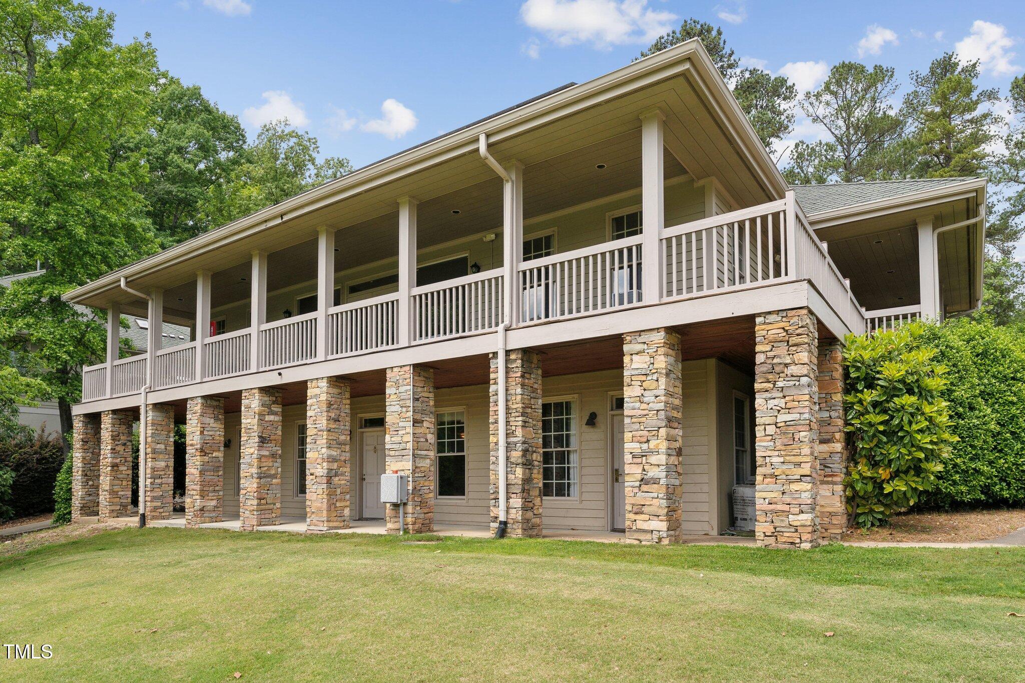 11483 Club Drive